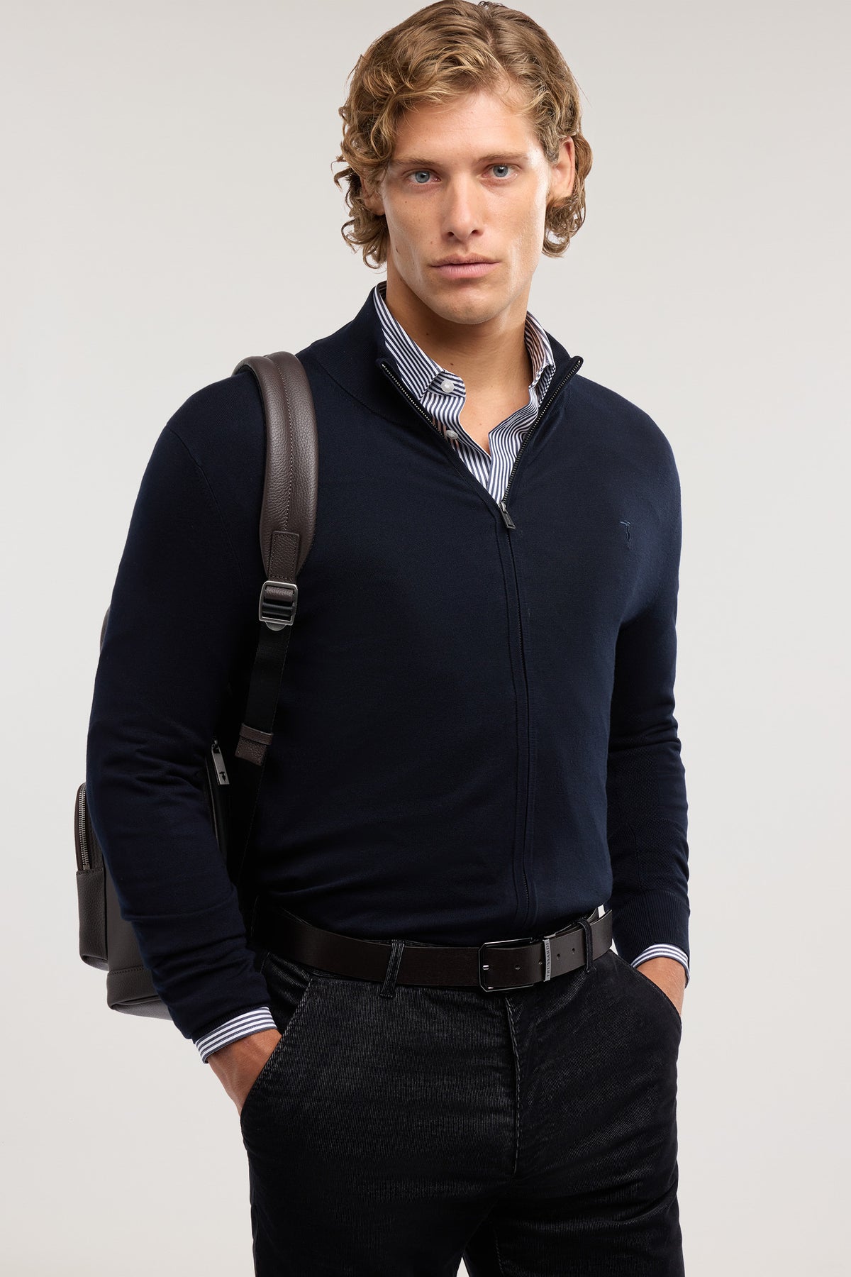 Cardigan con zip in viscosa stretch 4|b2c73a76ad26785672dbcc0e4364d82610199b2a5823a485ee83a7c8ffd5e16b