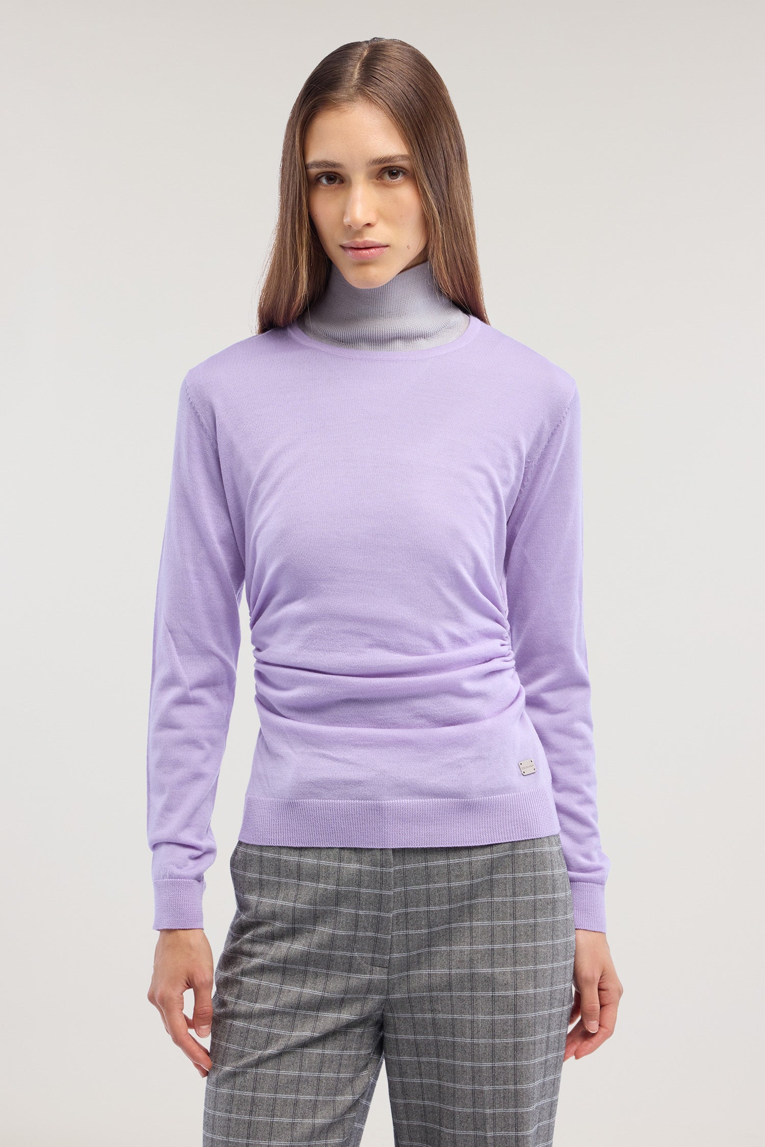 Maglia girocollo in pura lana con arriccio 3|1d95d074f250d41c40ea5bb3406fd6eae96a76afa1f56fd2d3666ef8bf977704