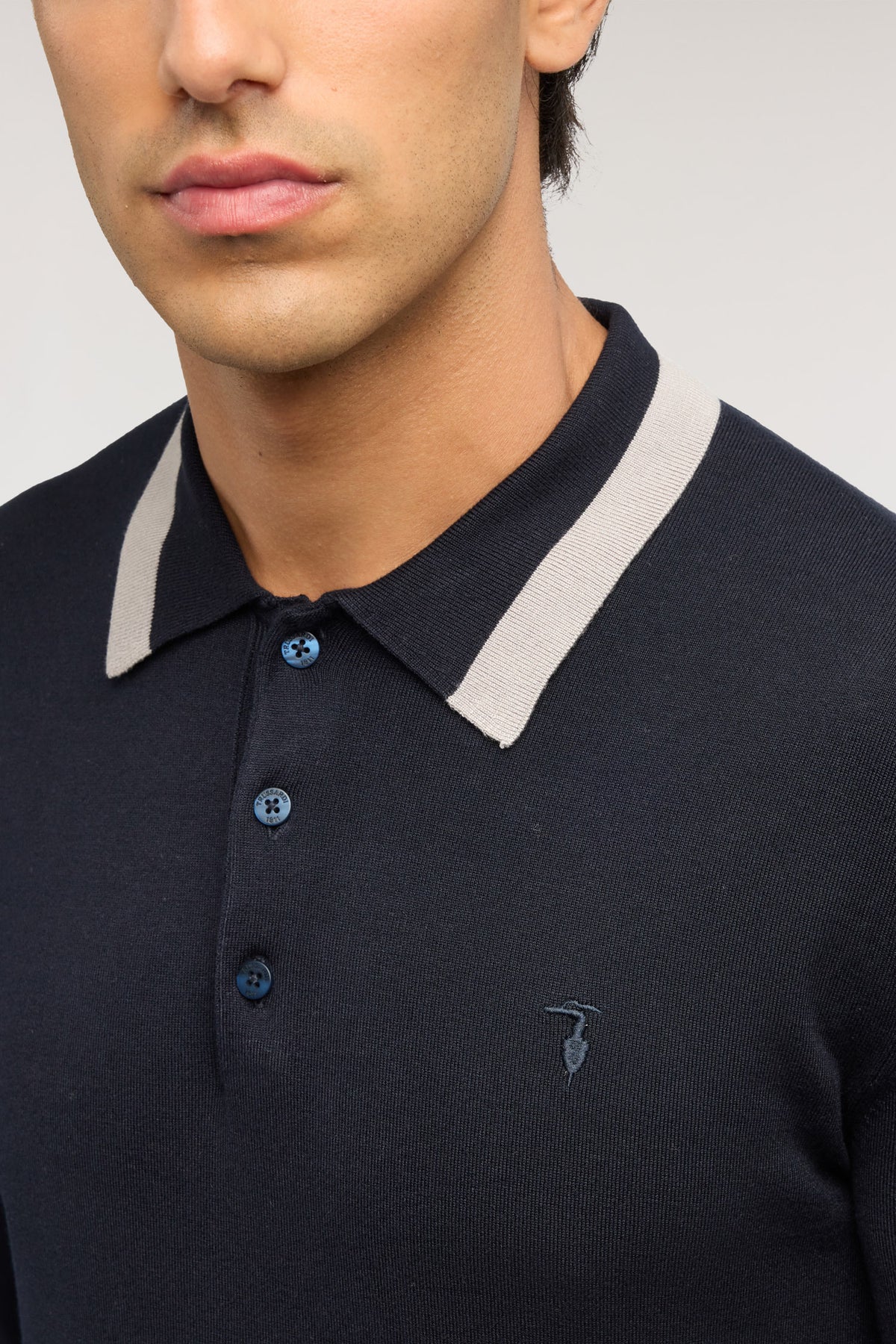 Polo a maniche lunghe in viscosa stretch 3|fa3bbe781811a4fa3f8e8ae8874fb6d8afdfee85bb2fed10d552848a2917637e