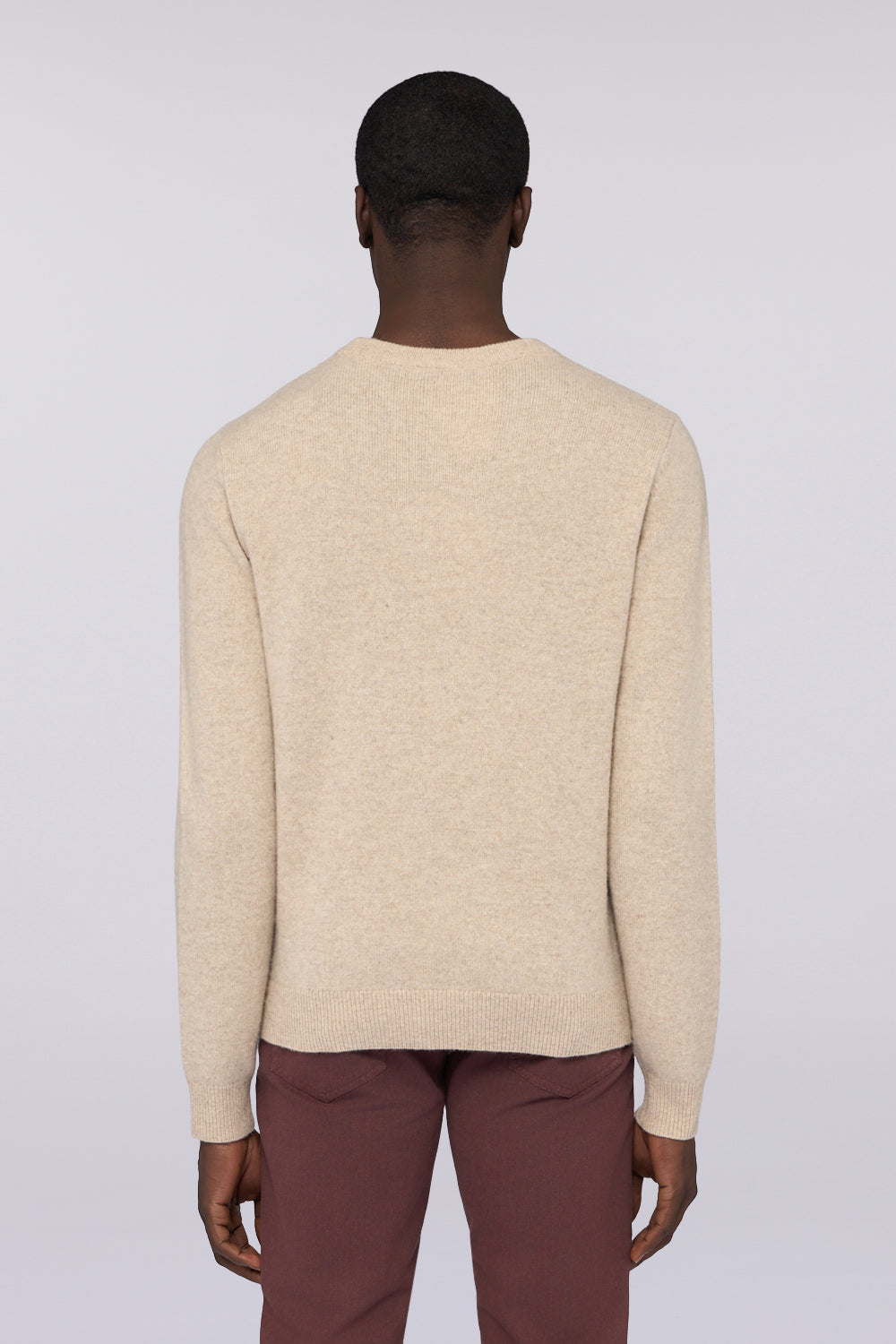 Maglia girocollo in puro cashmere 2|d99e9a8bb96322d36ba1b8f5d7b3c45990bfdda3b9d1c1e60a75d466e7893802