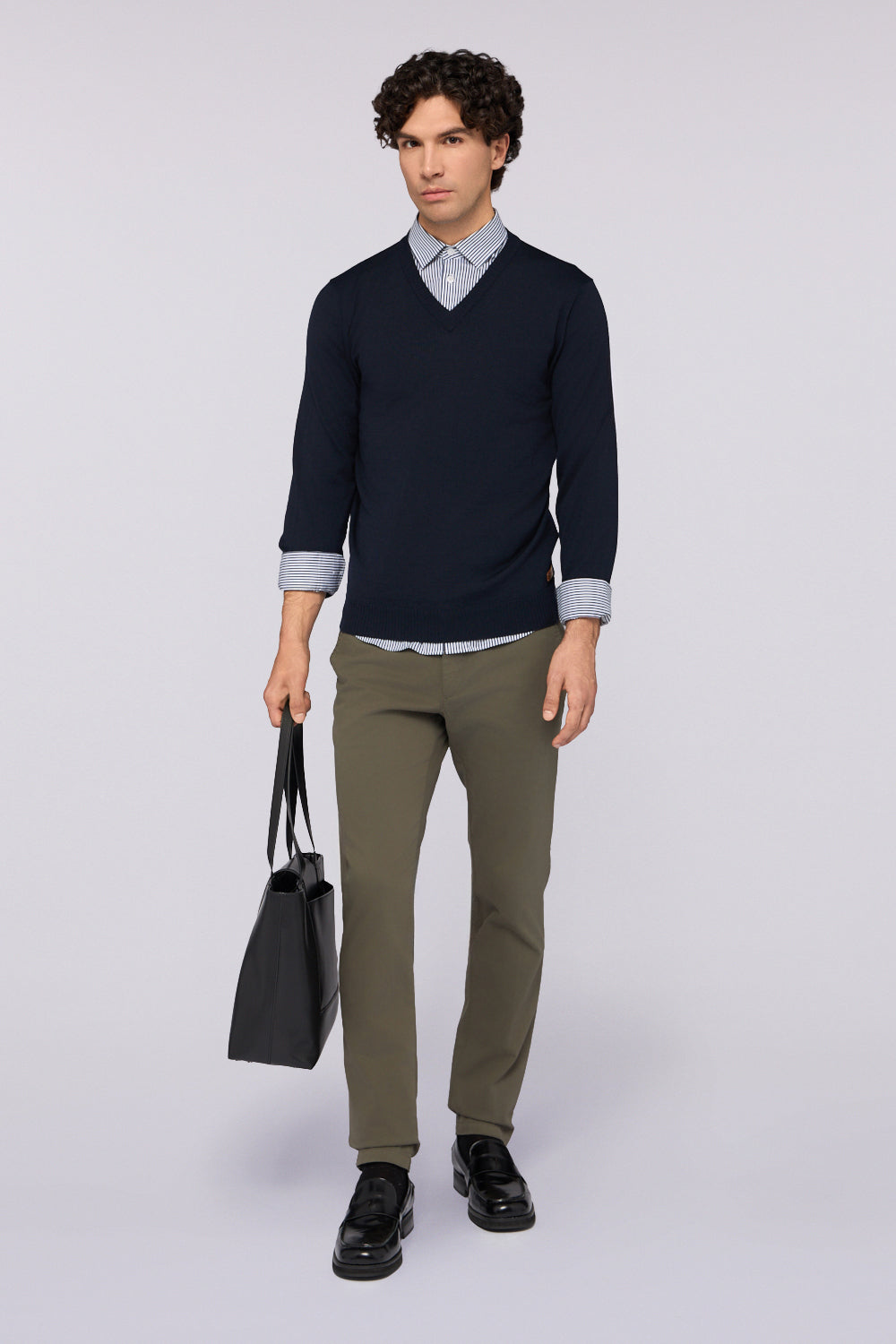 Maglia con scollo a V in pura lana 4|76f45f25d0a2076989a307823833afe5bc36a7b42bcce17a41765573631b79b6