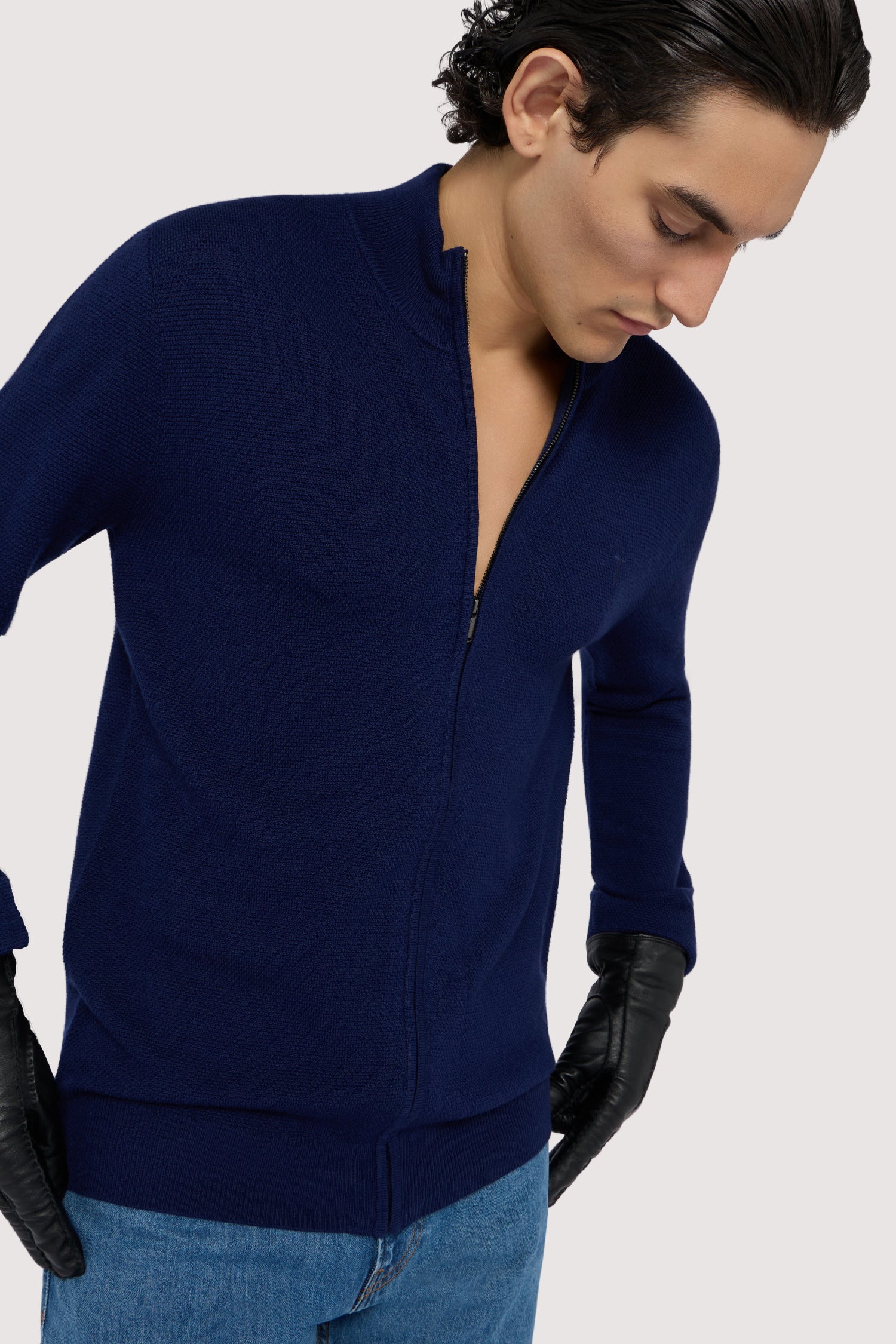 Cardigan con zip in pura lana piquet 4|ce351903464ba4cb242bad29f0c6134a9a5dde85aac01350b2af0c67eb13a6bd