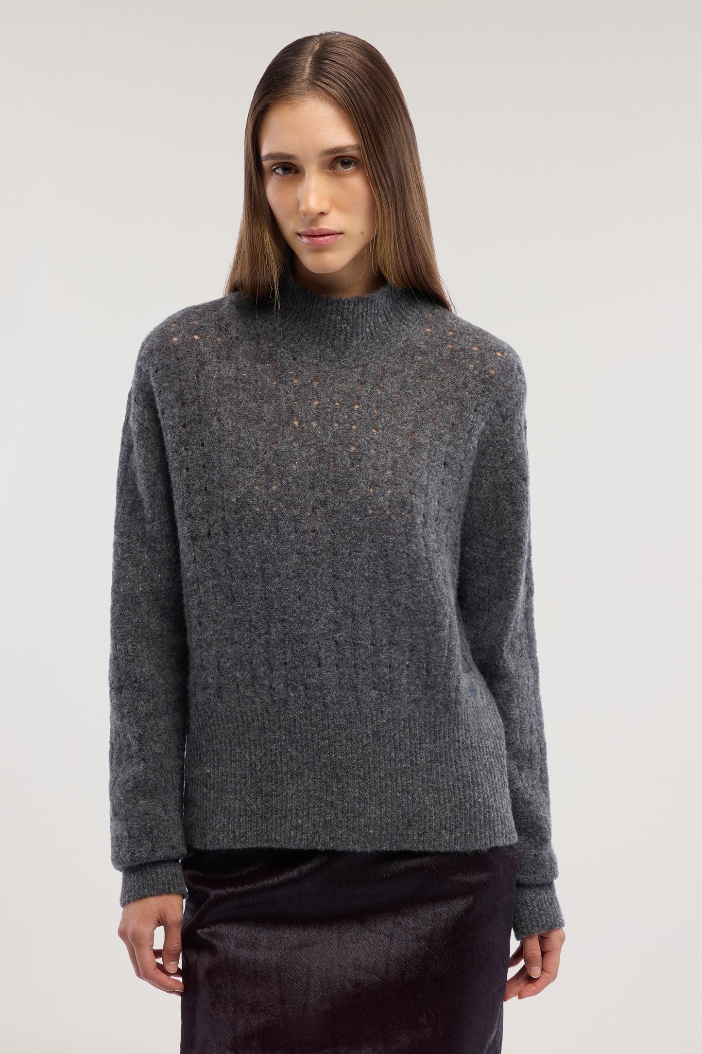 Maglia lupetto in alpaca e cashmere con strass 3|8ebee155cf4688afd7cf1c49e538c4f5665421ce6b81d23a4f57934a34acf337