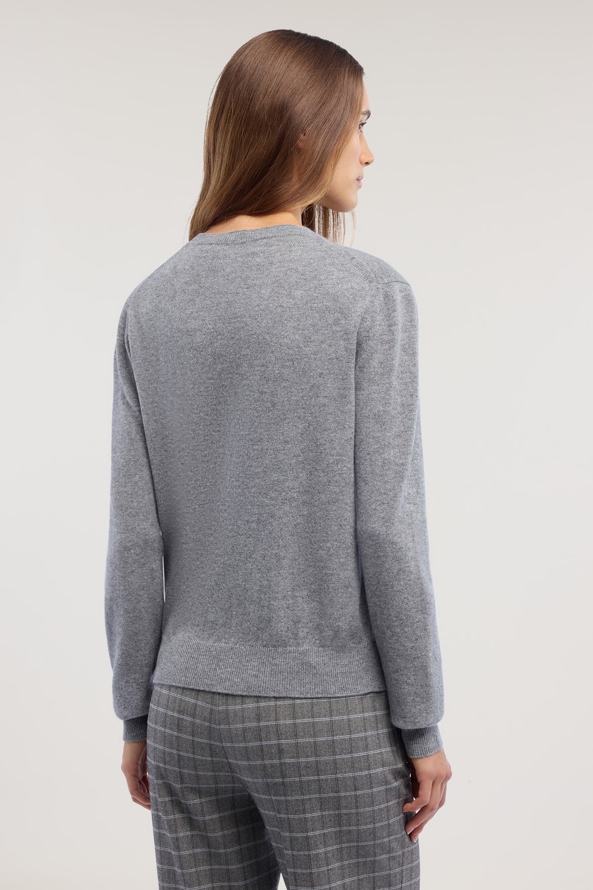 Maglia girocollo in cashmere made in Italy   2|6e9c9312f095a3fc7faa96dbdfab86ad915d05d2b3dc04d30ea7682890e06383