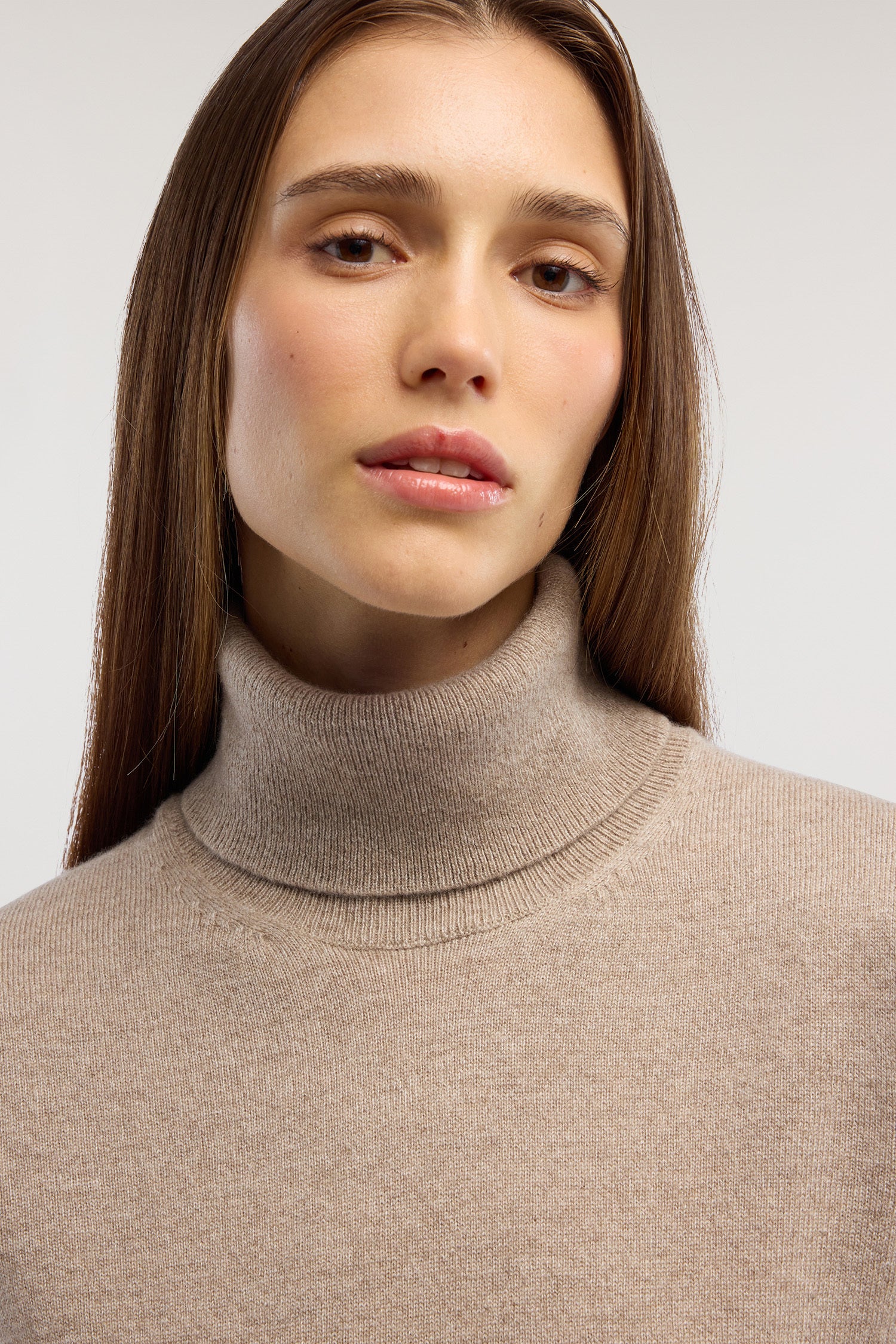 Maglia lupetto a manica corta in cashmere 5|afe5f4033e12790feafb1beab48e36e61a6ac23cdeb370b18c430b20e5400513