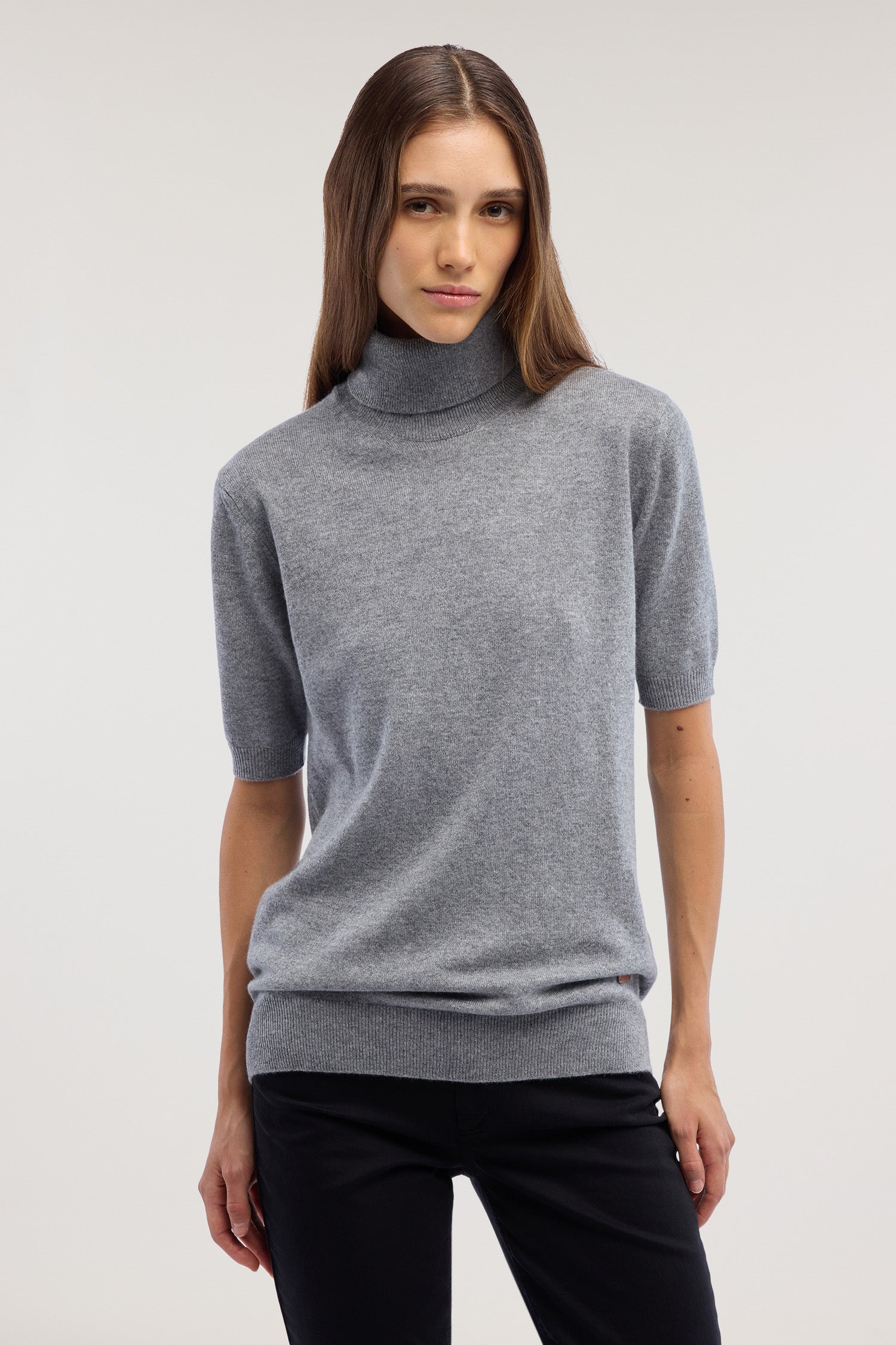 Maglia lupetto a manica corta in cashmere 1|7df85d45c31631cb3c1d2fdaca7c23570fcba50d47a60f76c97f784d65b3b7ff