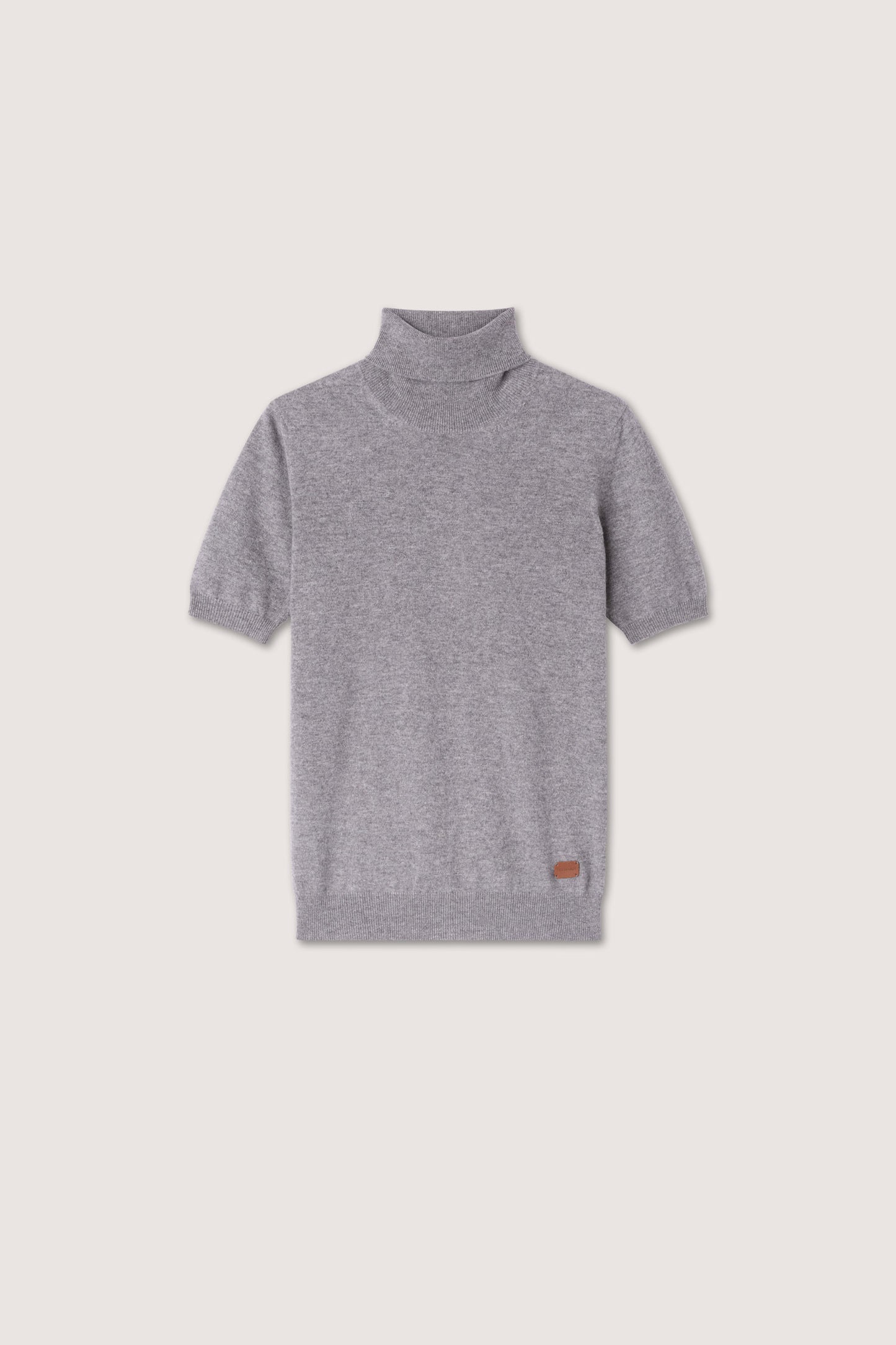 Maglia lupetto a manica corta in cashmere 2|a60c11535e8e79b74d81e855a7884522d9a52a2321898b02eba076c0e01ba040