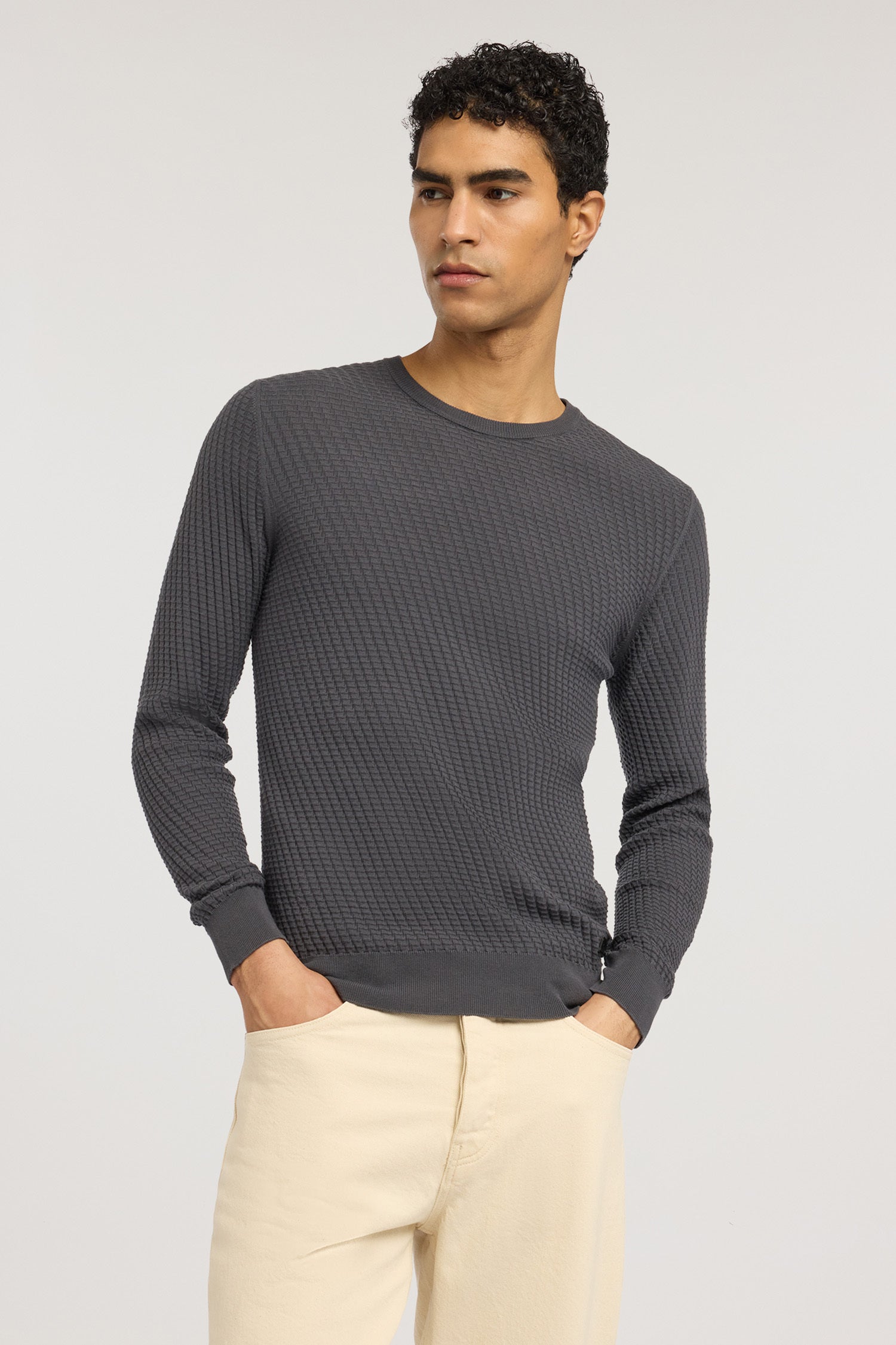 Maglia girocollo in cotone tridimensionale 1|c221c354201f86308cbb5bdb550d3ef6a6400b7cbaaa35cd5833c1ae272b0302