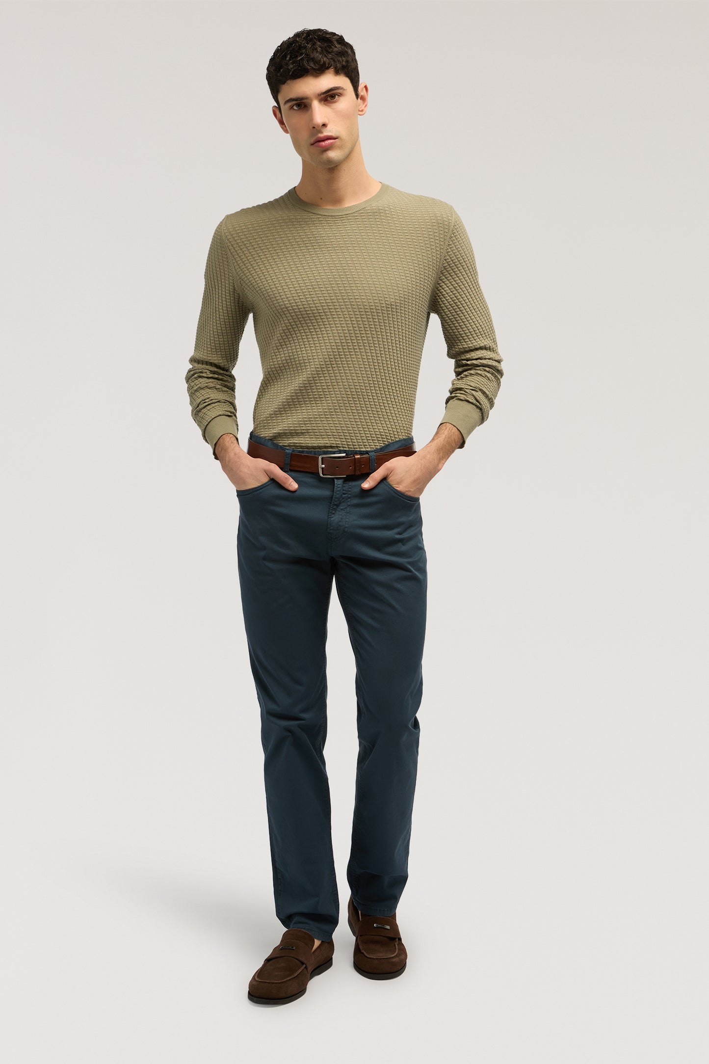 Maglia girocollo in cotone tridimensionale 1|1de0e93abdbfde595e37d2fc7537b718b1f2fa7eb11d8817c08869ad63c0da19