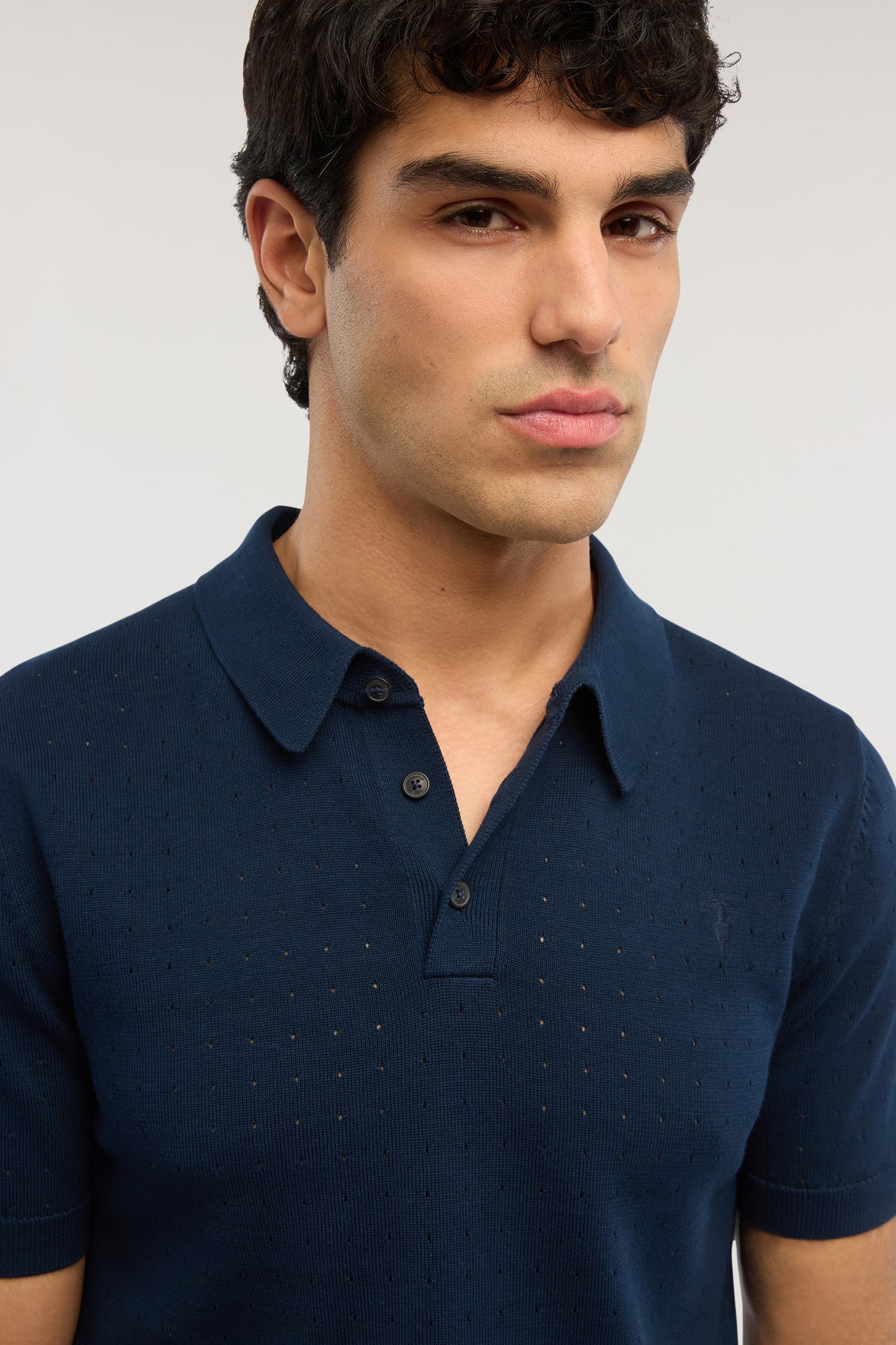 Polo effetto punzonato in cotone 3|067264a324a4ca44948b5063b6e70a3da1e97c907c7430053cfd76fa443464c1