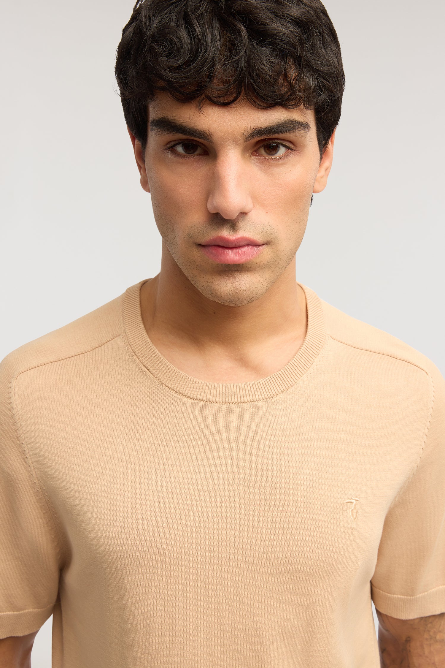 Short-sleeved t-shirt in cotton and linen