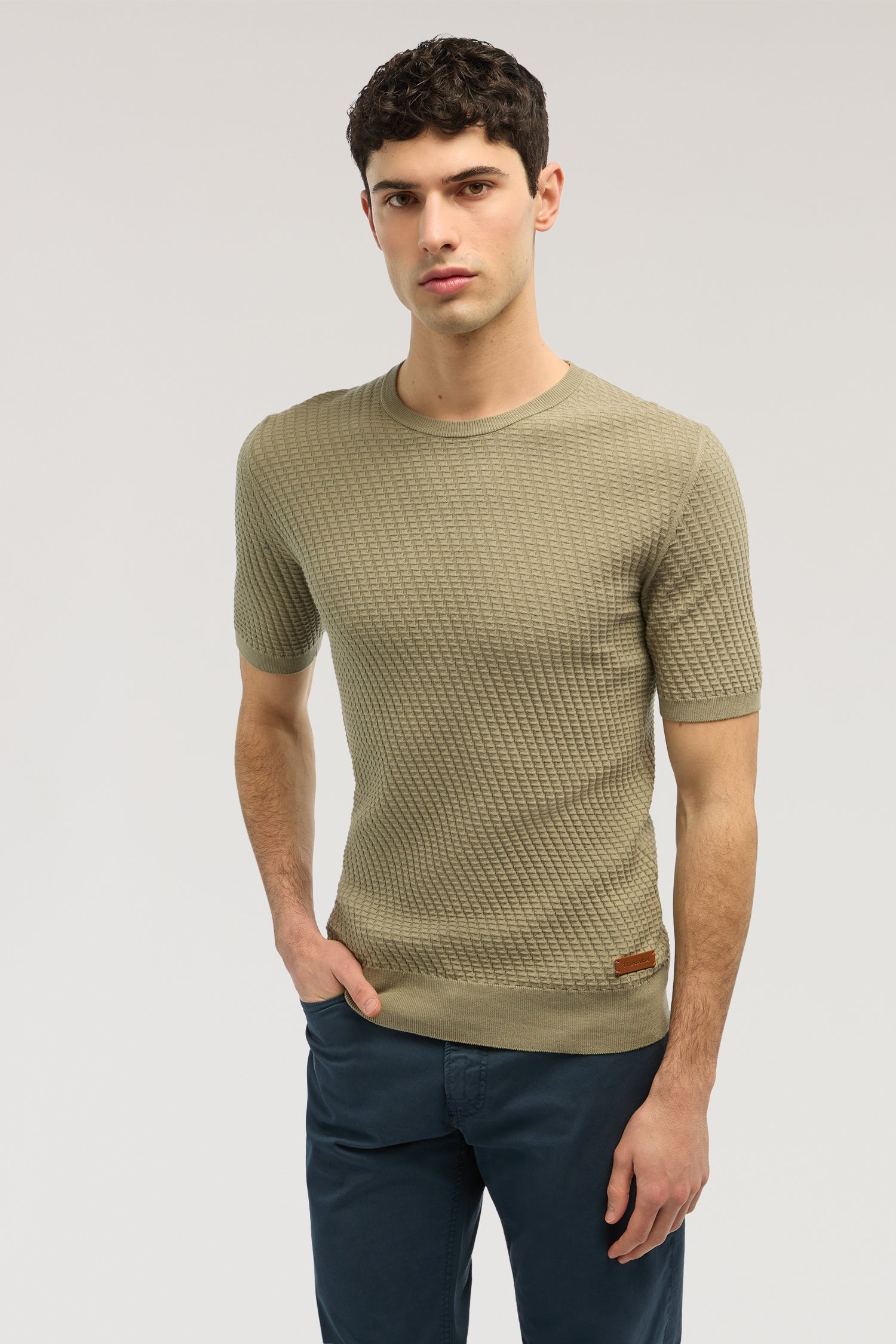 Maglia a manica corta in cotone tridimensionale 1|dde8a198bb840dbc0814cb34f21b01b27848ceec33f9982005477ecee67d1652