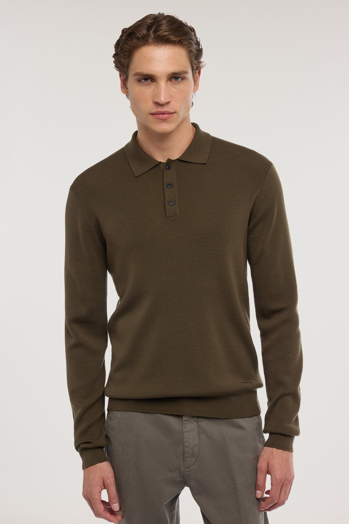 Maglia polo in pura lana 1|5b2f711fe3db80ed49da49e1ce63734987459f8a0ff0bf96b4f971a5cf0e356a