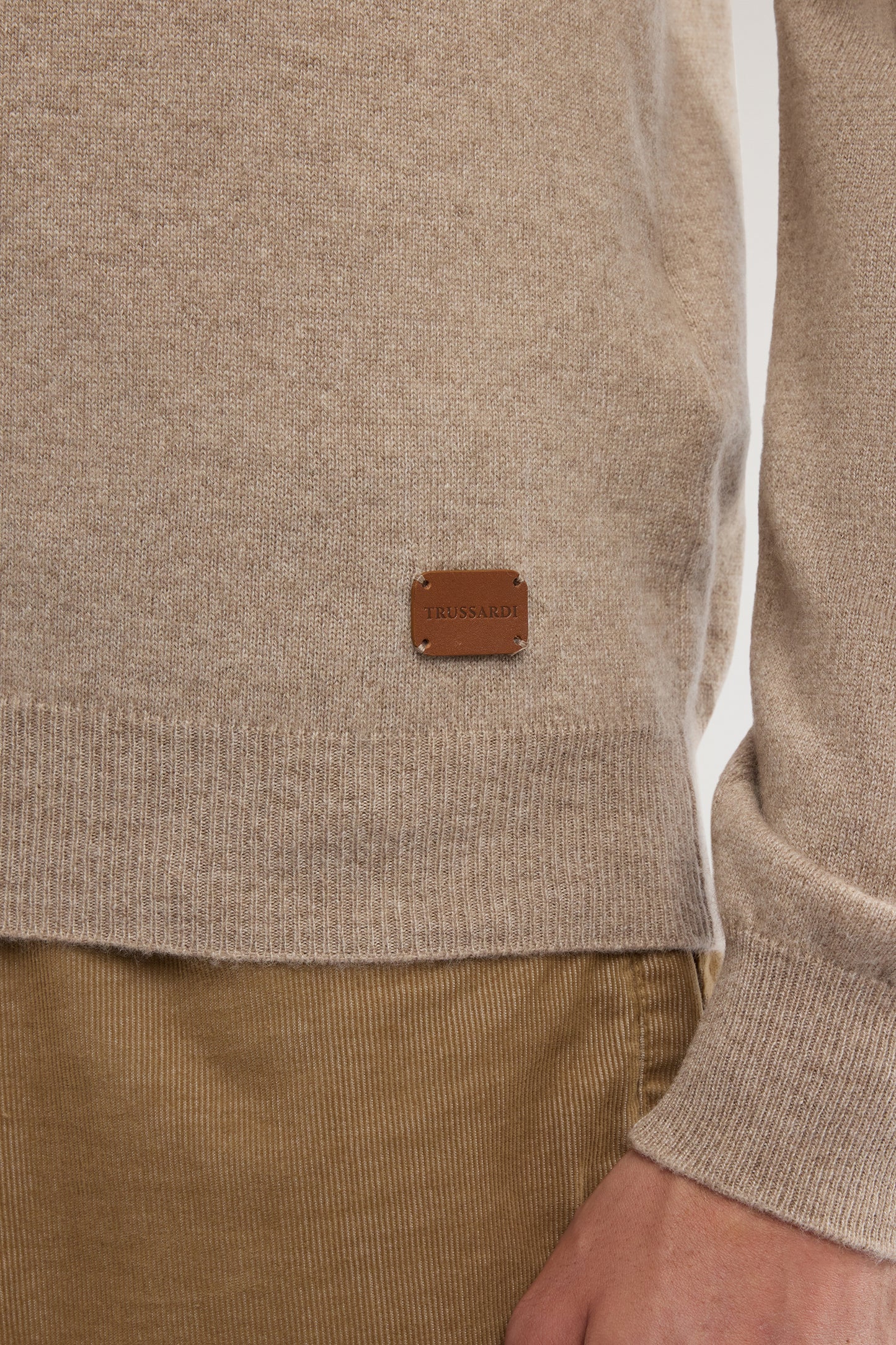 Polo a maniche lunghe in cashmere 2|4619a500ea48a8bc65c2486392a28df0cec2c9ebf66a3af22b039f604584a1dd