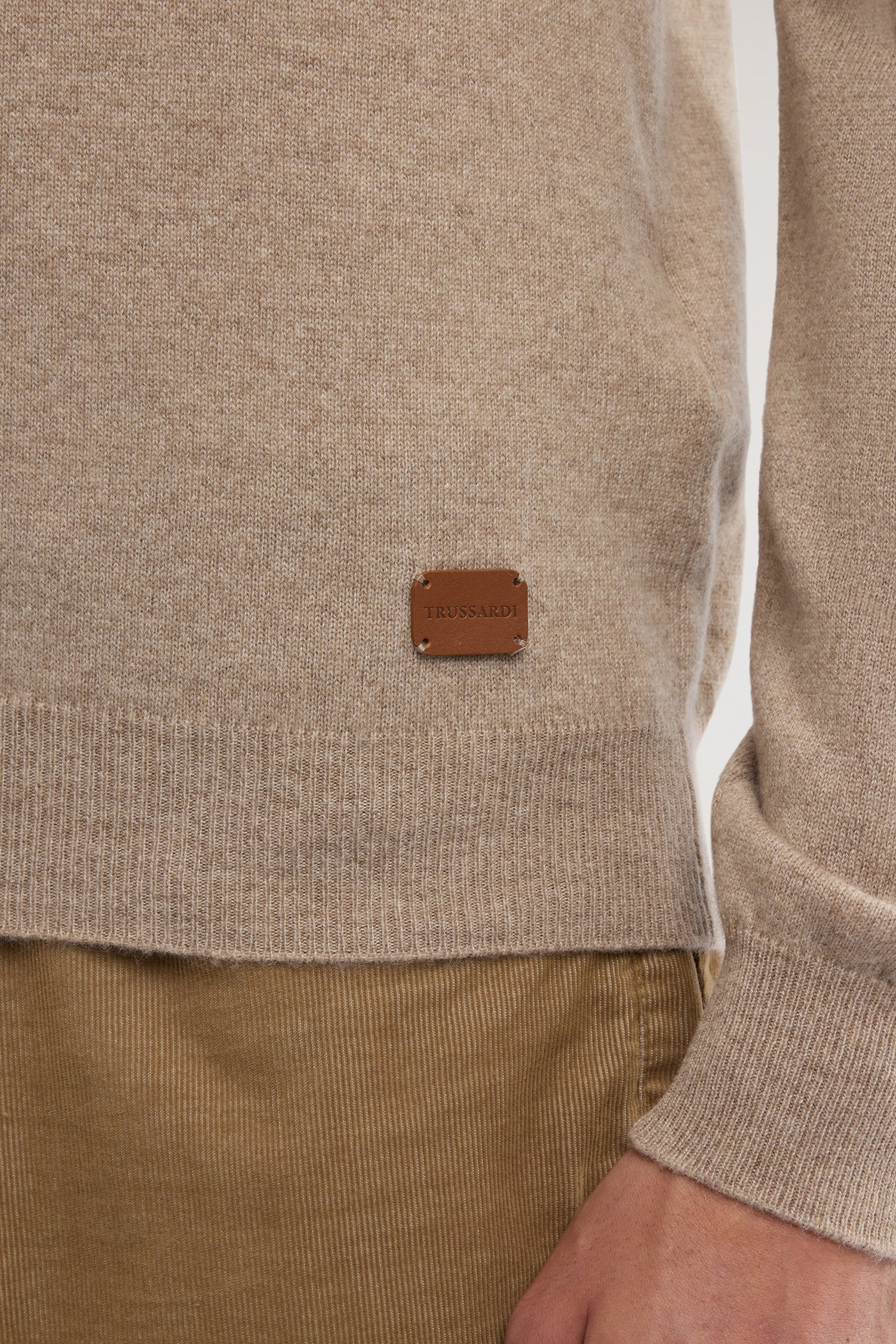 Polo a maniche lunghe in cashmere 2|4619a500ea48a8bc65c2486392a28df0cec2c9ebf66a3af22b039f604584a1dd