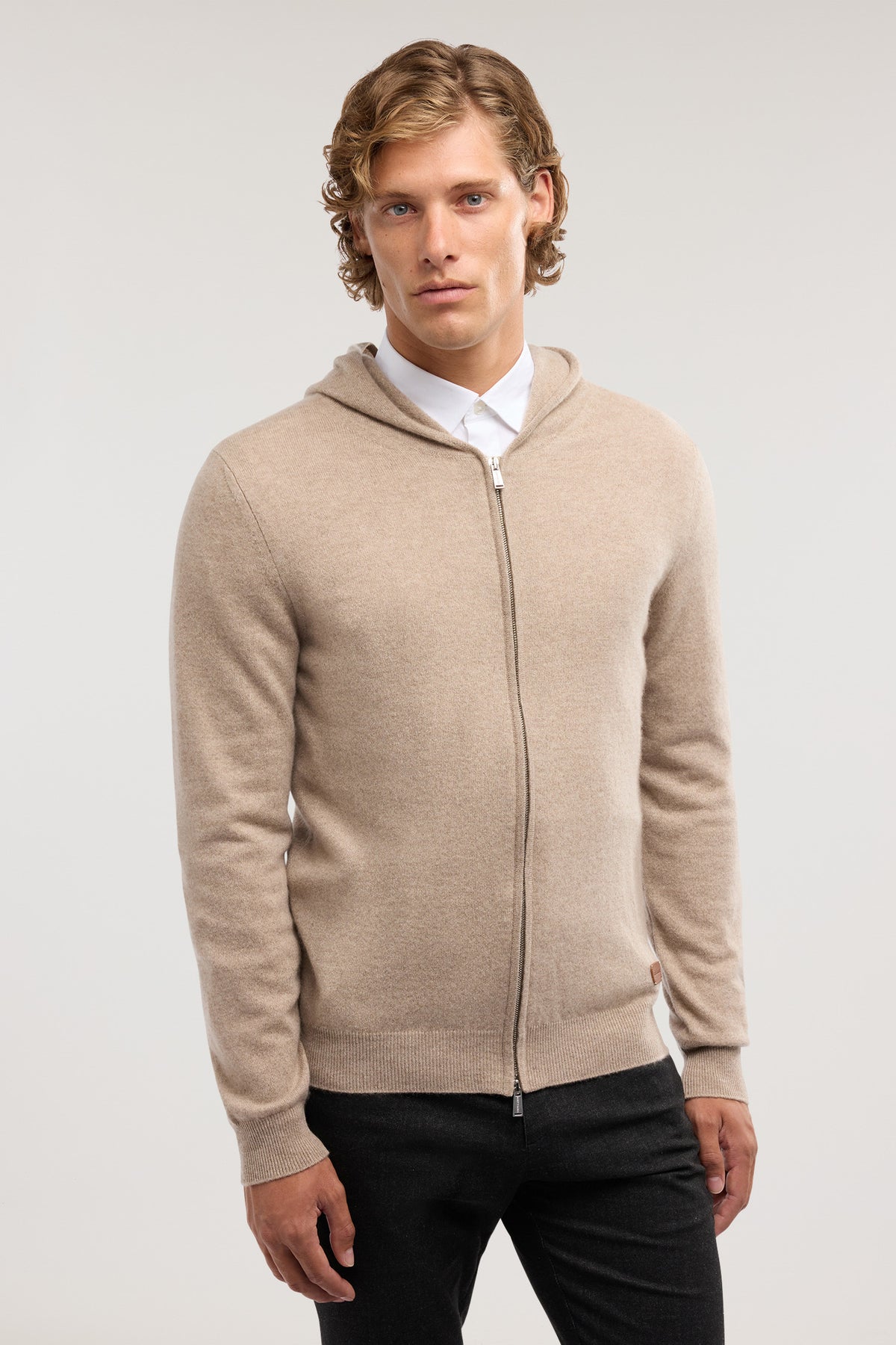 Maglia con cappuccio in cashmere made in Italy 1|f0ffa6f14ad775eb411fea228919fc63b6ec6d326a4a37628e196a8fe566becf