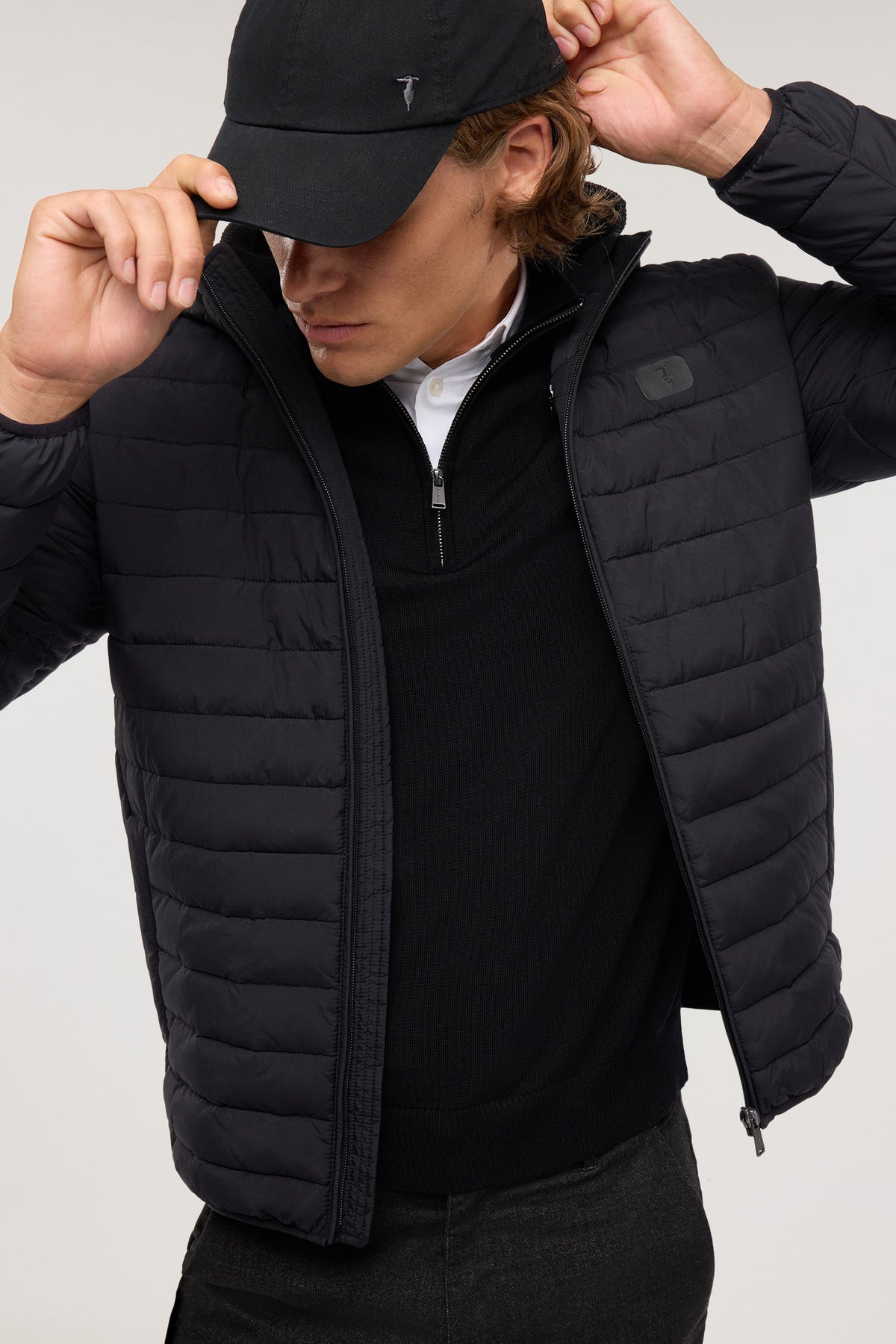 Pullover con collo mezza zip in pura lana 4|8fd51c4c60f8d44e478151204326de7d236d4ba77ecaed73c4d825b4ee826d68