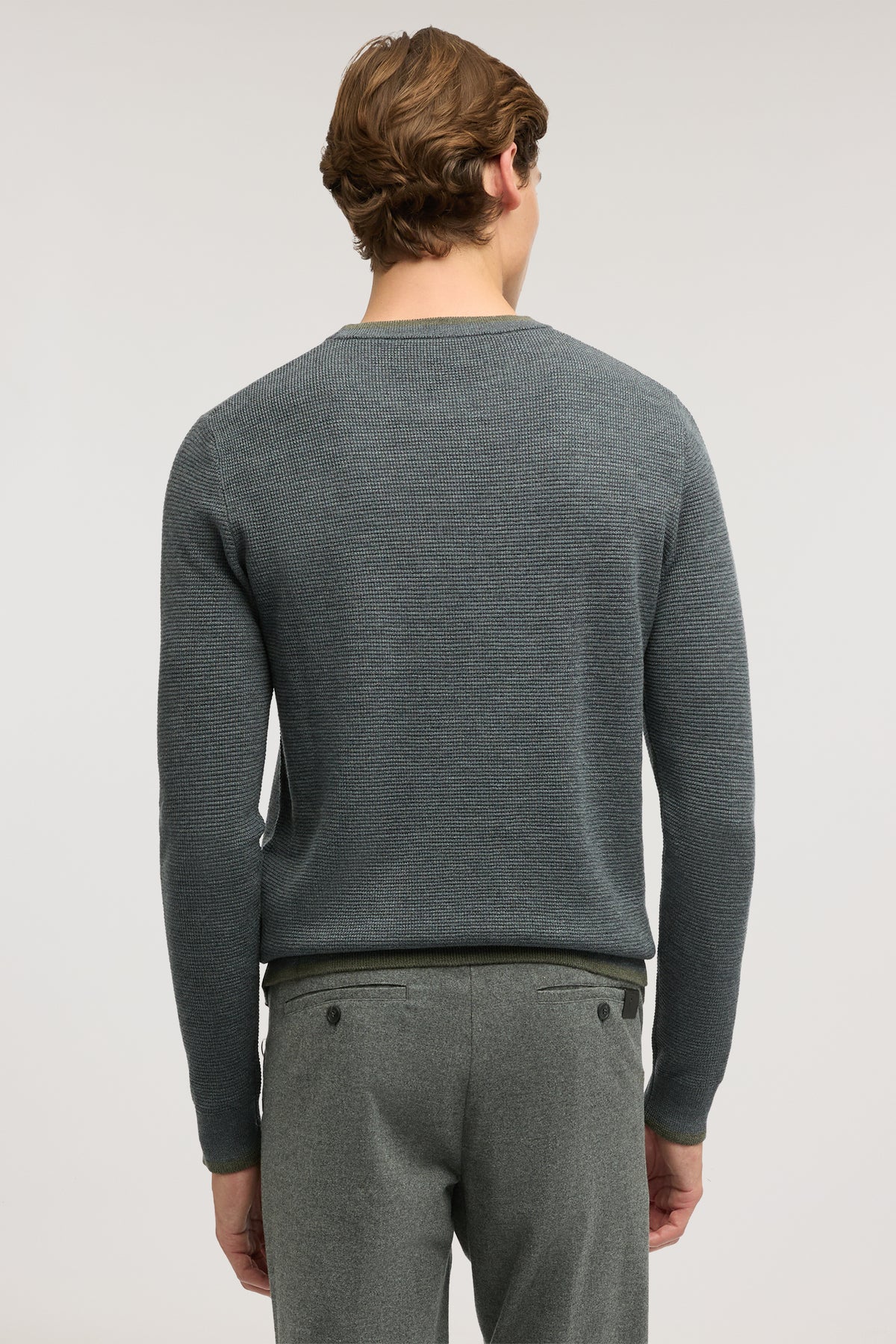 Maglia girocollo in lana regular fit con profili a contrasto 2|59777ed4f416810d68fc1a47b9520a9b721b54e1a93b19cc73dced3b3e723eb0