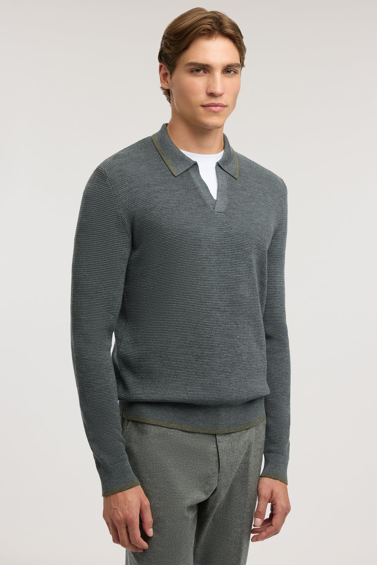 Polo in maglia regular fit con profili a contrasto in lana 4|a1643155a2fbb91fd2c1c837099d89a9b3649db7c9c52151c017dea39825cd31