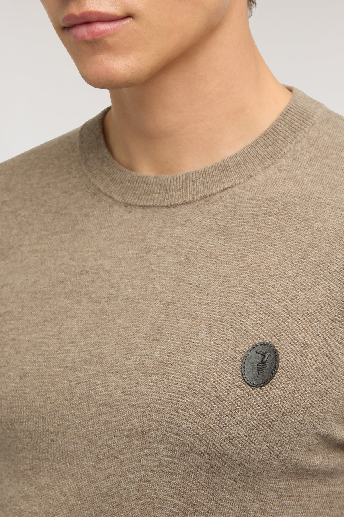 Maglia girocollo misto cashmere regular fit con patch 4|7fc27bc05c02f1f041e585e9a8c3a8a8fef7cb185093e95c4af9b6dd50fe10ab