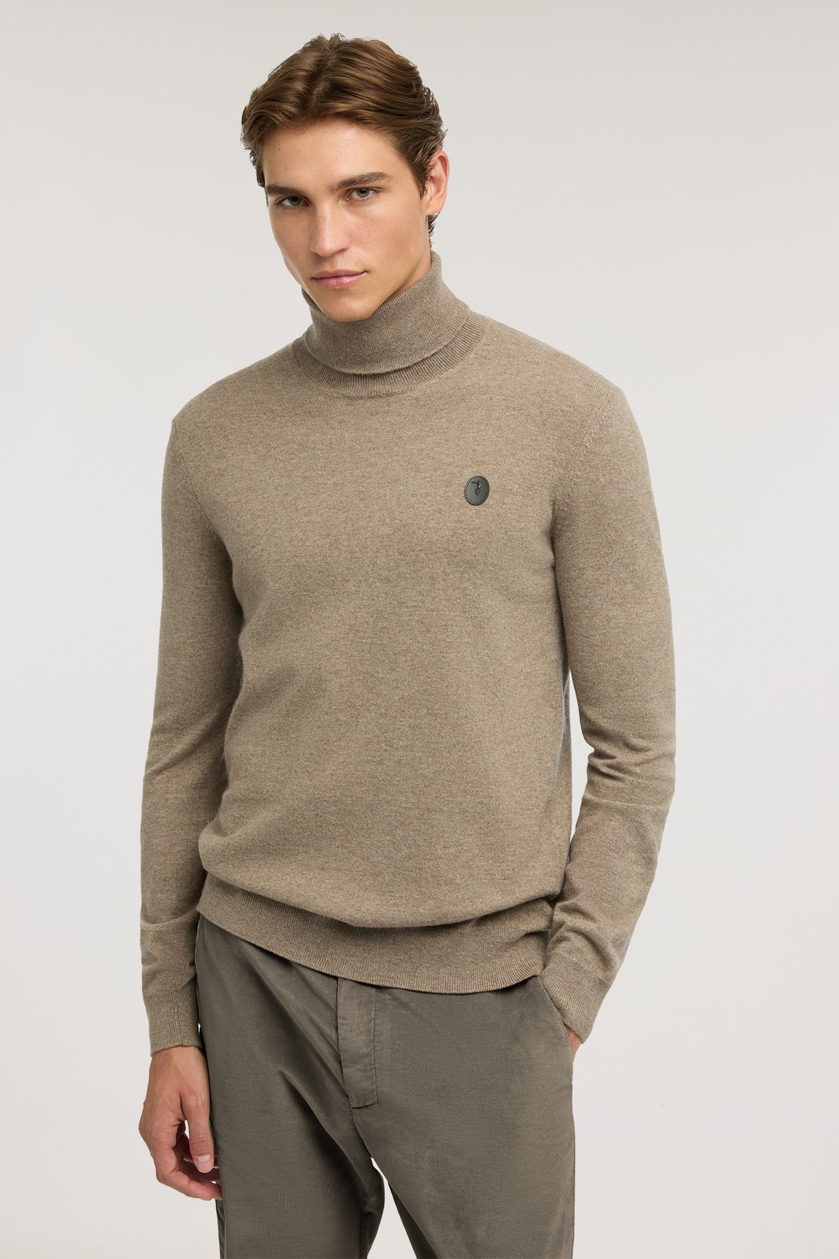 Maglia dolcevita in misto lana e cashmere 1|2a698c498a3da770b18dc49c2fdfb56199e73bc90f3c20bbddedb229c4bb8bad