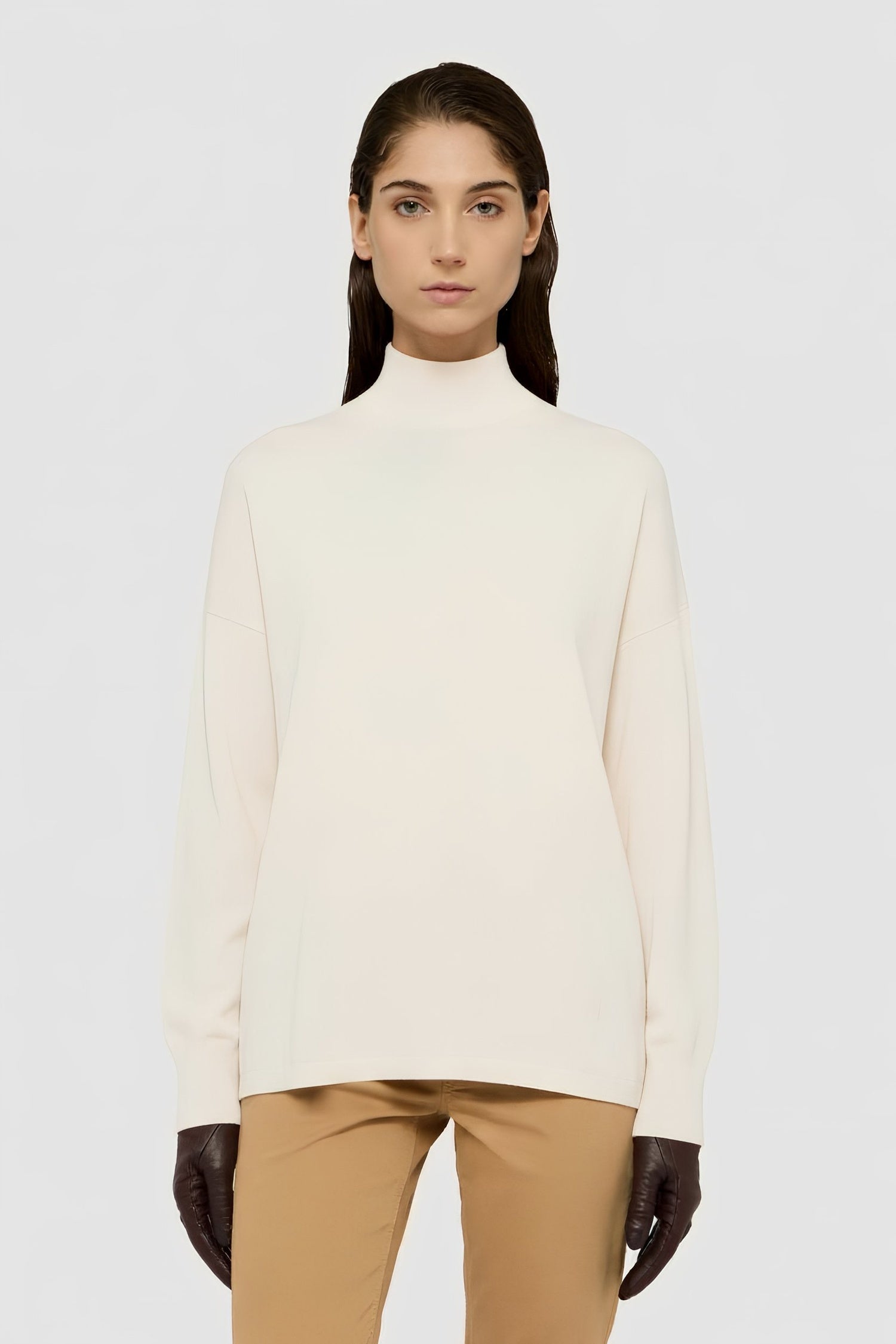 Maglia a collo alto in viscosa rasata 4|8396141aaea995d934a97e87dada1c2834b03bcc364df234b0096e3573e954c3