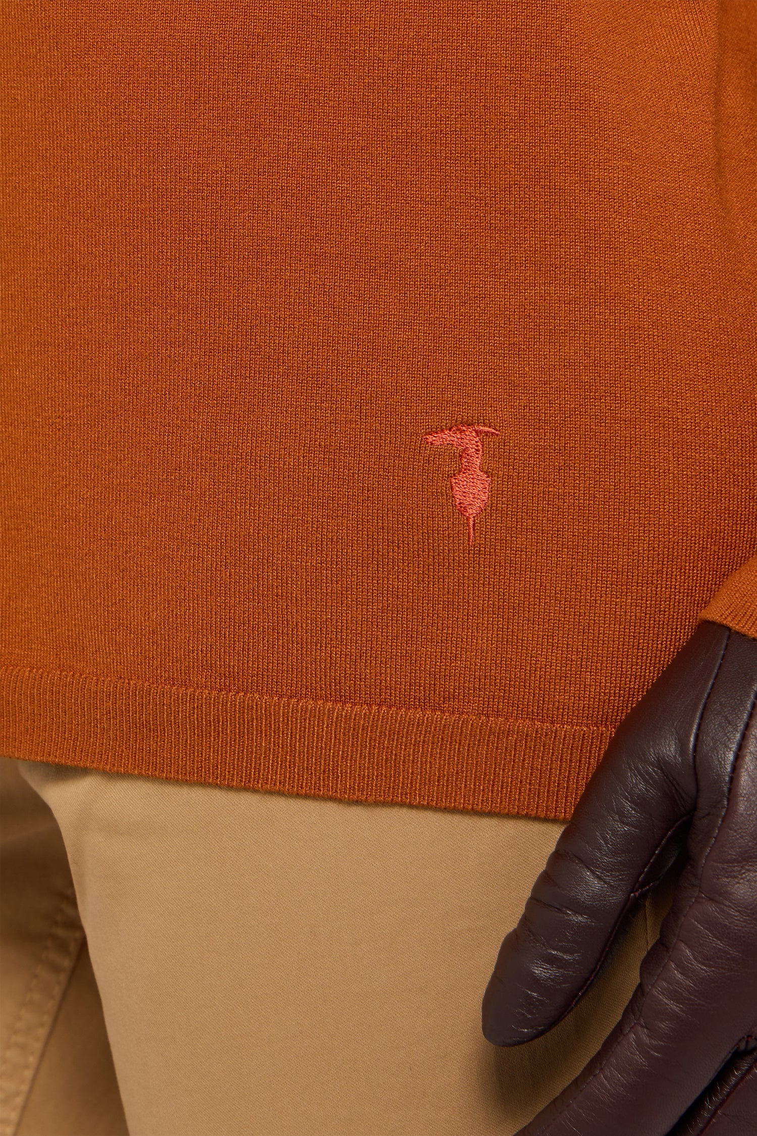 Maglia a collo alto in viscosa rasata 3|f3883acf864c007cd0f299634cc65124a250d8a08ddab32ec507146794f80167