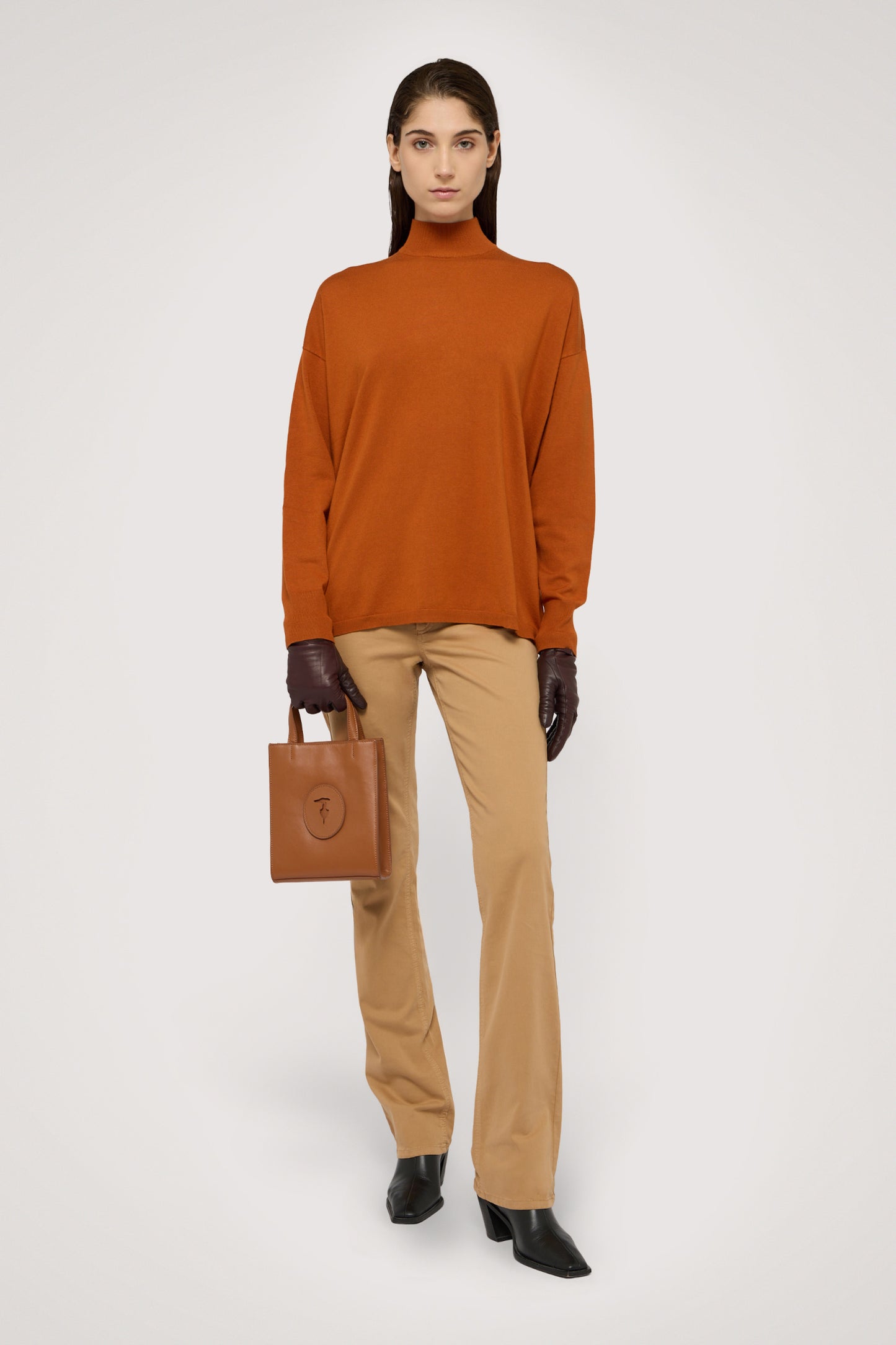 Maglia a collo alto in viscosa rasata 4|89b9bd4ee678d8f4ef9c91c4918975f462e8428ac7edd285b737b6e1eb8e276f