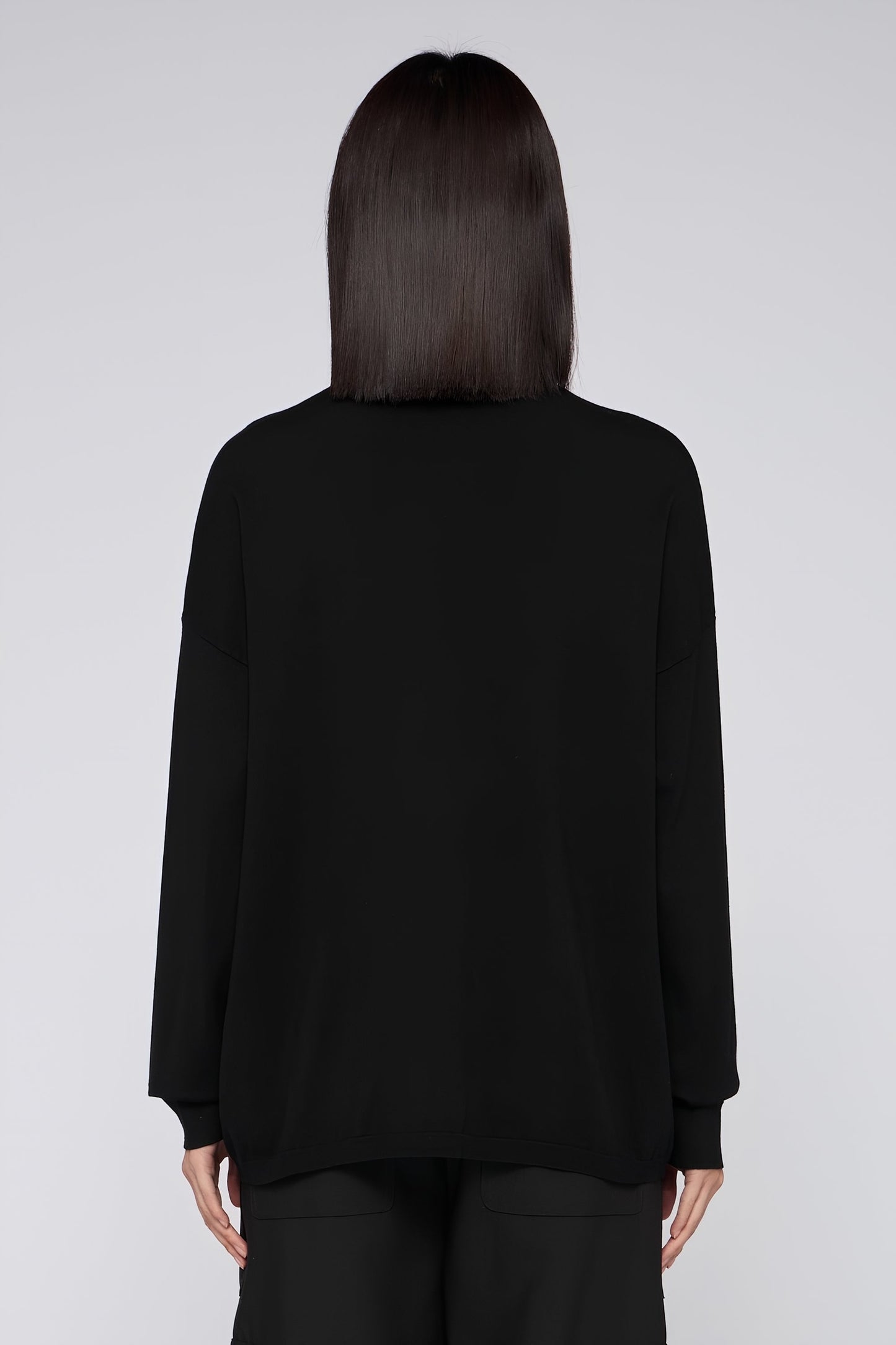 Maglia a collo alto in viscosa rasata 2|f4ec233a332cb43a6511abd29f5912bf8c70d835b23e631ed91808db4dda6f55