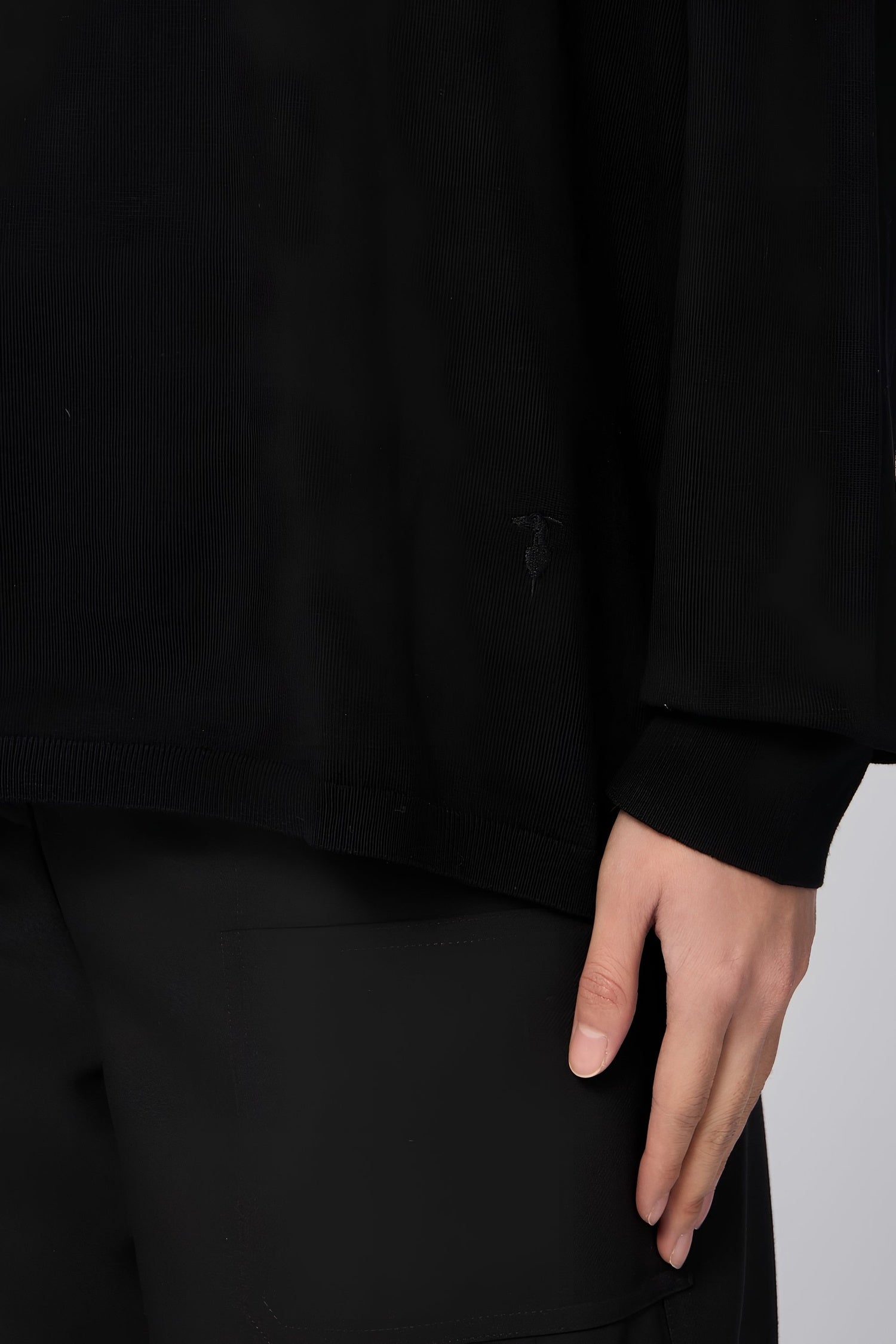 Maglia a collo alto in viscosa rasata 3|c688b50eea1ab7e5f69781ad15b19e41844b6b133819e03ee5d8317cc0dadb9d