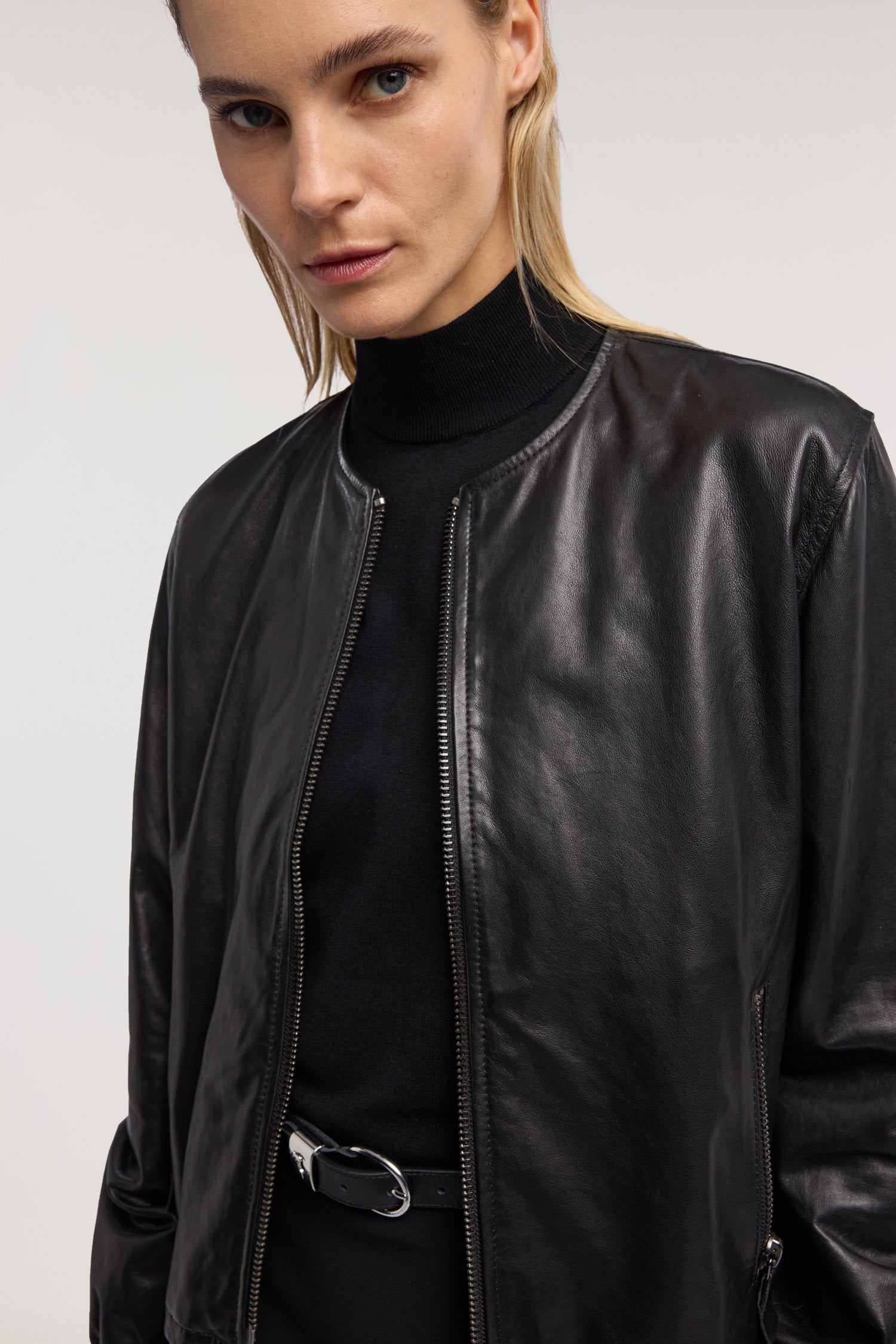 Maglia a collo alto in viscosa rasata 5|cb9224b5d8148aeb1fed38311daa370b288a631a51fcf042247a6dbb148fd541