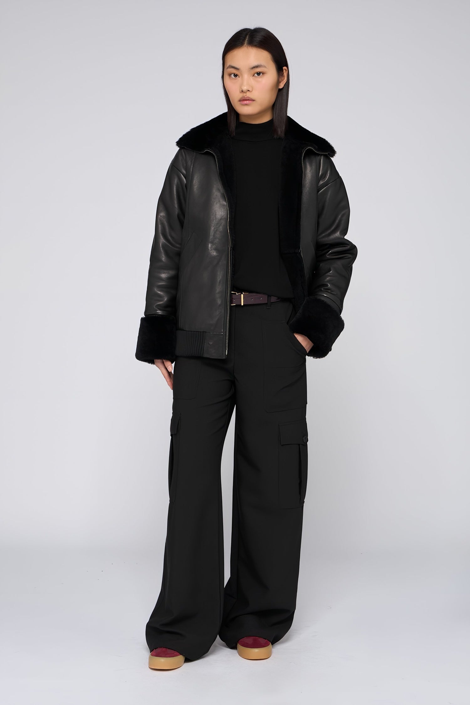 Maglia a collo alto in viscosa rasata 4|e4c540776b66073f4a8706fcf2667d36a91e740764ee64bdef26dc9a689d7c4e