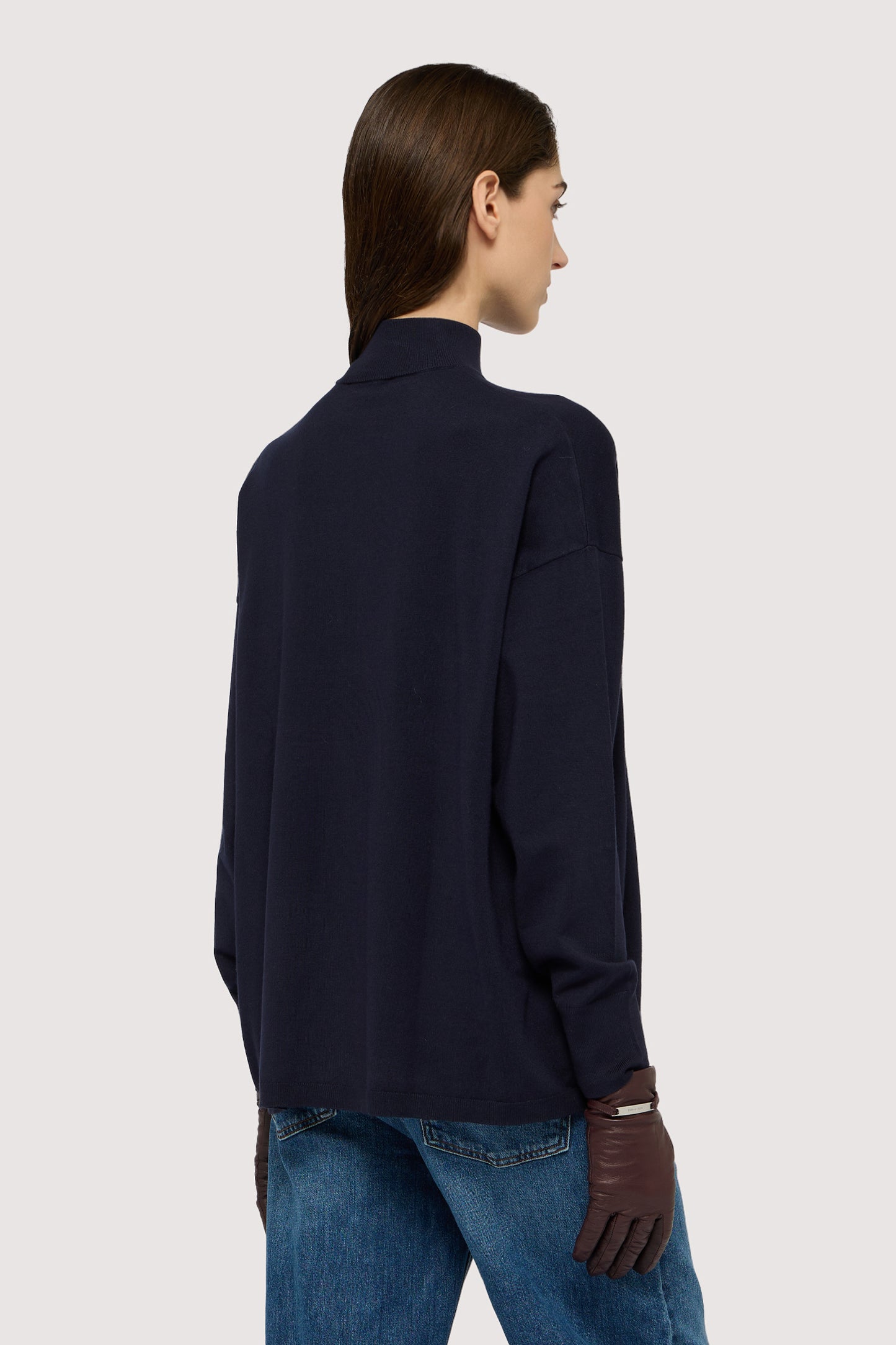 Maglia a collo alto in viscosa rasata 2|e693859b7cbf65af8881c95176d15397e636e879e507e8cf873638b108f6f414