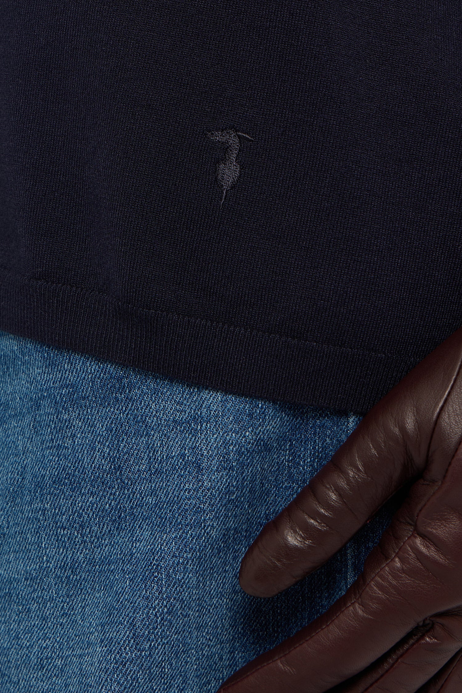 Maglia a collo alto in viscosa rasata 3|d94d813d00a52be7f216a379cc7960f4775ea3c3a5ad38baf50dee97af5aed02