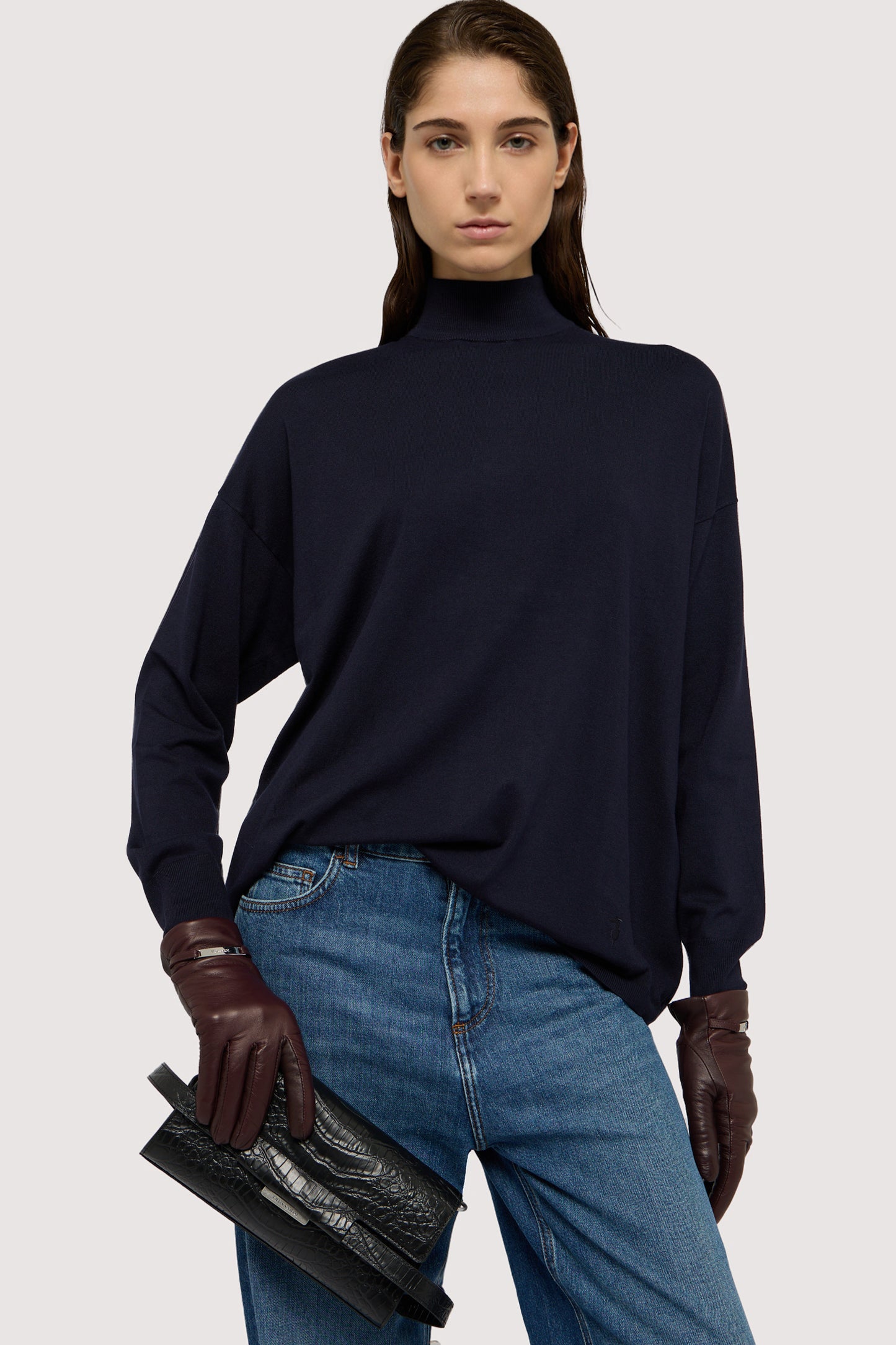 Maglia a collo alto in viscosa rasata 5|33e0aa6b1bc739bdbb02358f1d3ce8425f1c8e168f80779954116d6e02a488bb