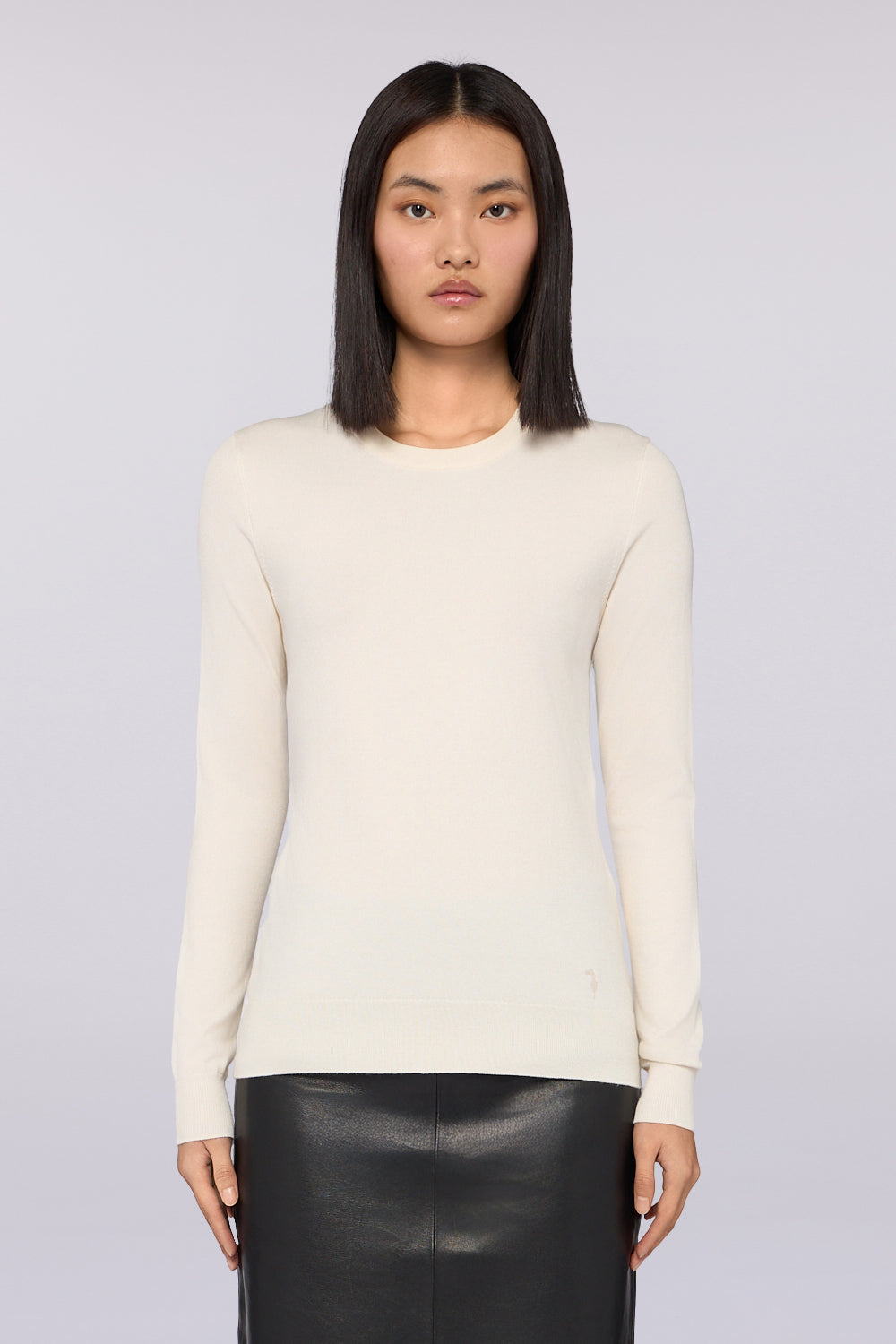 Maglia girocollo in misto viscosa 1|8da43419ea1575c6f204e3710cb066777863ed58e0f43ee62e8934673b1496cb