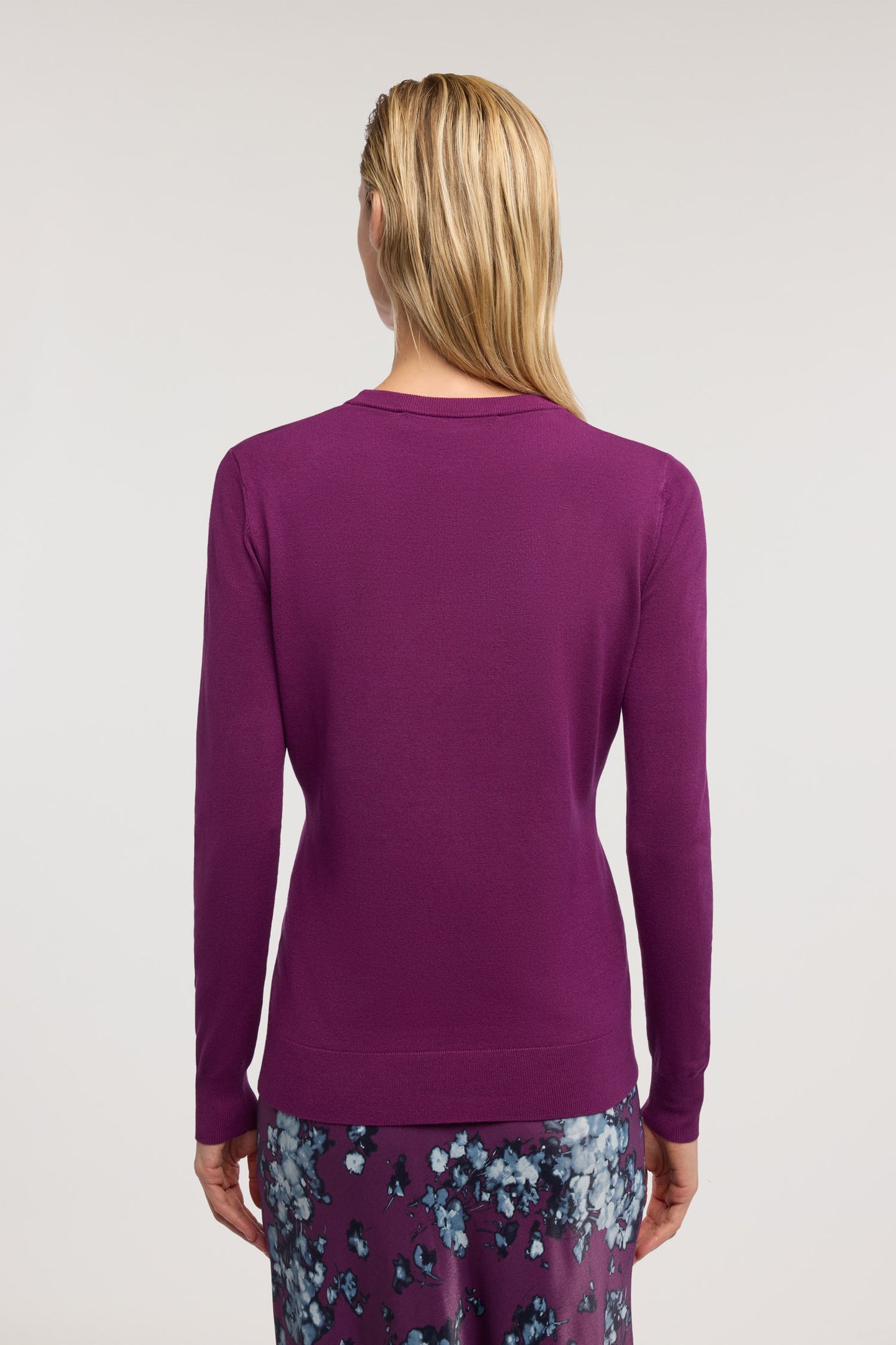 Maglia girocollo in misto viscosa 3|3f80d9e267228531774f810cce0538f3da697360cb439824236e73e5d6e2c766