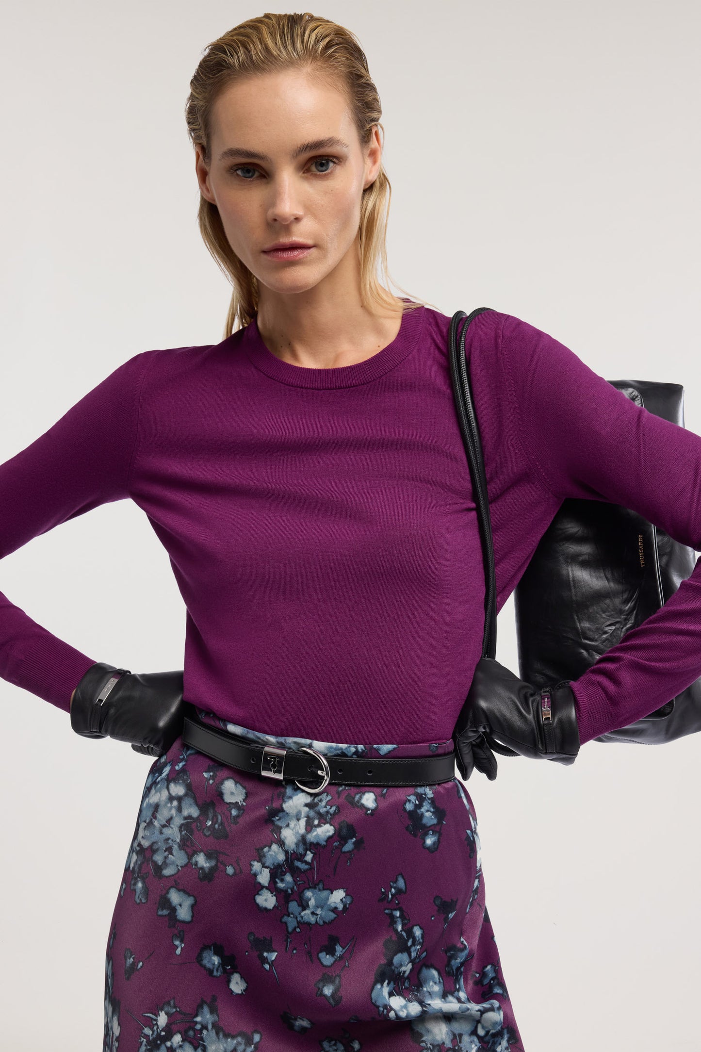 Maglia girocollo in misto viscosa 1|56f89c6294fa83eb36254b58a7463a5b74ffdc8d15cbee37dc7f6dcc6ddb6136