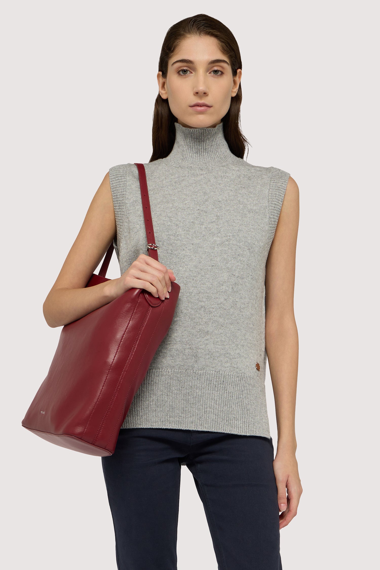 Maglia a collo alto senza maniche in misto lana 4|e785d10c533d16df8daa02172705853963ad8ec71d54282807a15f08f7b1b989