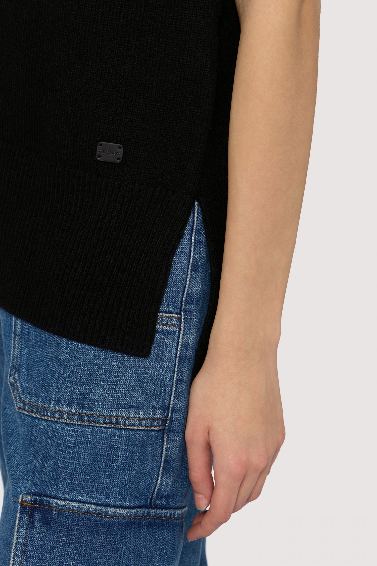 Maglia a collo alto senza maniche in misto lana 3|020ade5c01d57f2b8e65a83c8060f4ed4eeaec425c06b0fd704061d660c45eeb