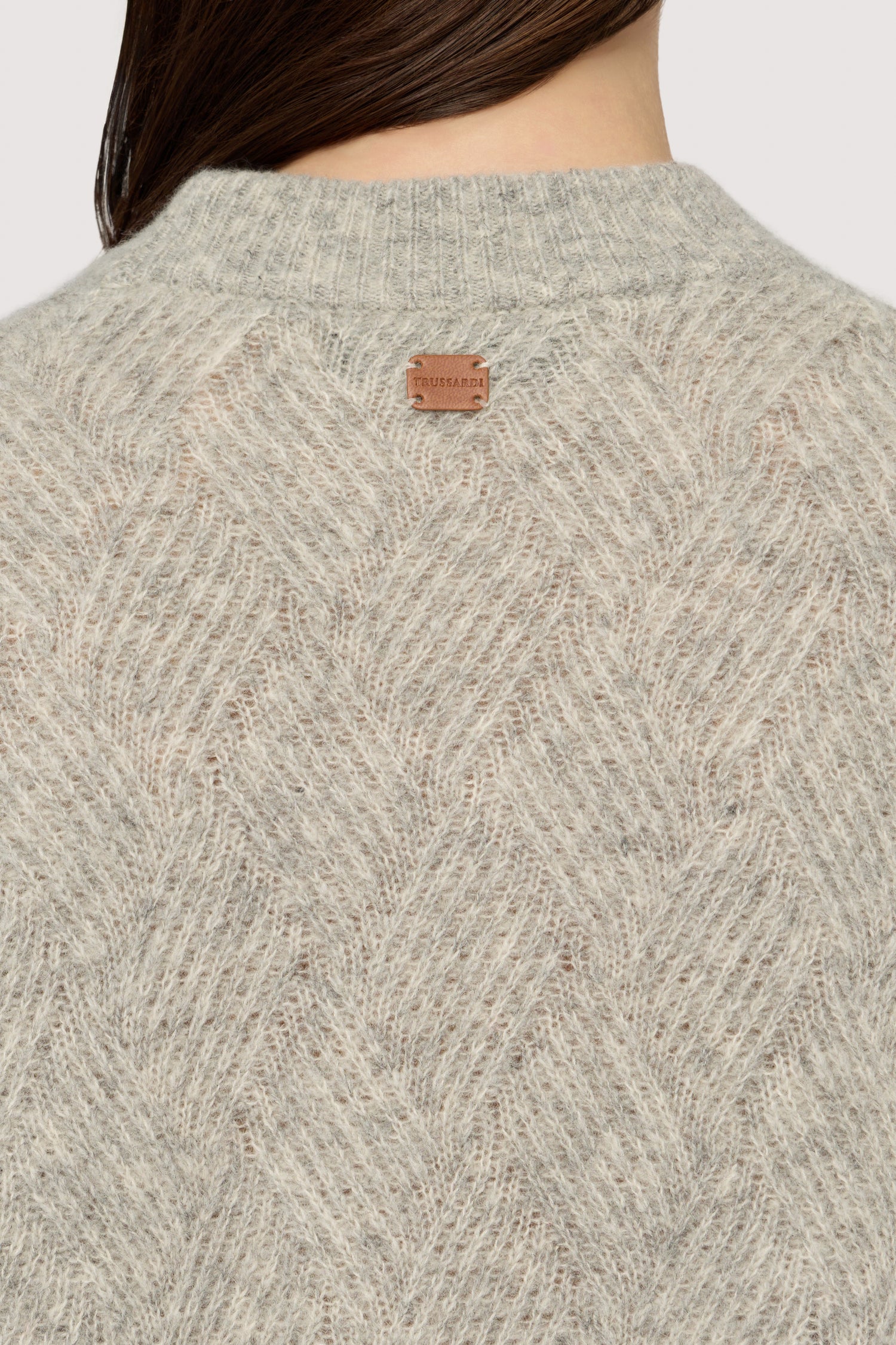 Maglia dolcevita in misto cashmere e seta 3|c6a5b181c8a055a745f3d791ca8fdd7c83ac927a096e8d1c9ab3d24121f58d26