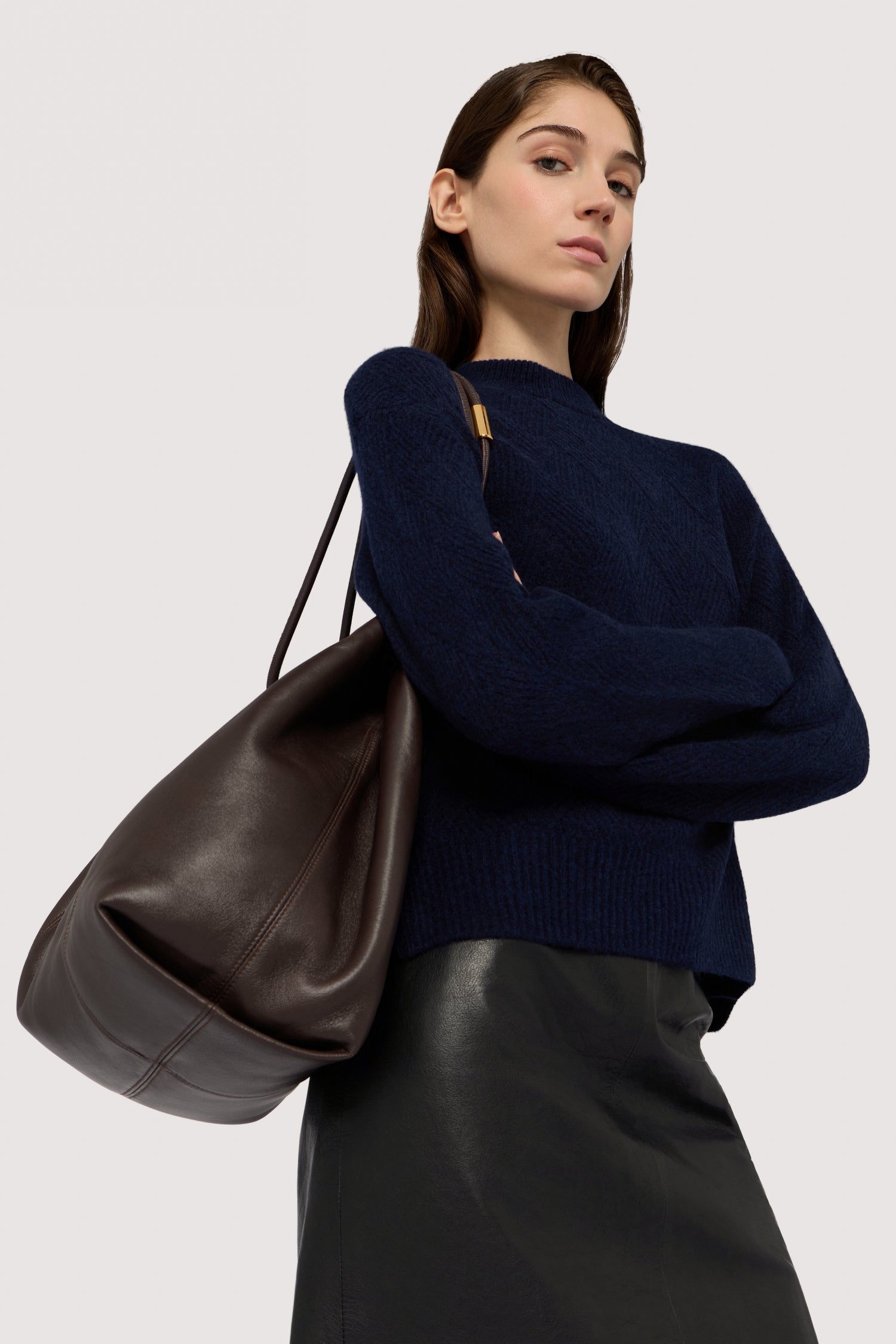 Maglia dolcevita in misto cashmere e seta 4|afb138b935de4aa5a36ab71e9480e3ef2a79951dd39a89e9e127677589dcd00a