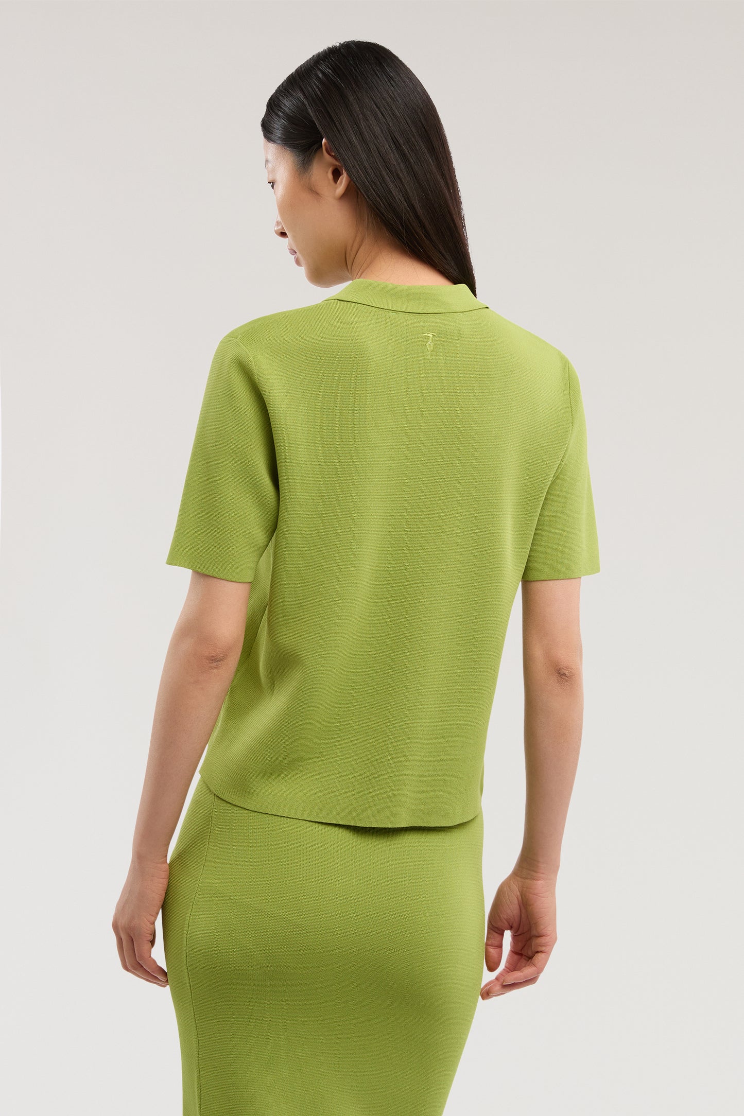 Polo crop in maglia di viscosa punto milano 2|ddcfd7be32f83befea42c5dba8e2df25a491c749082253846834e166eda7f8fe