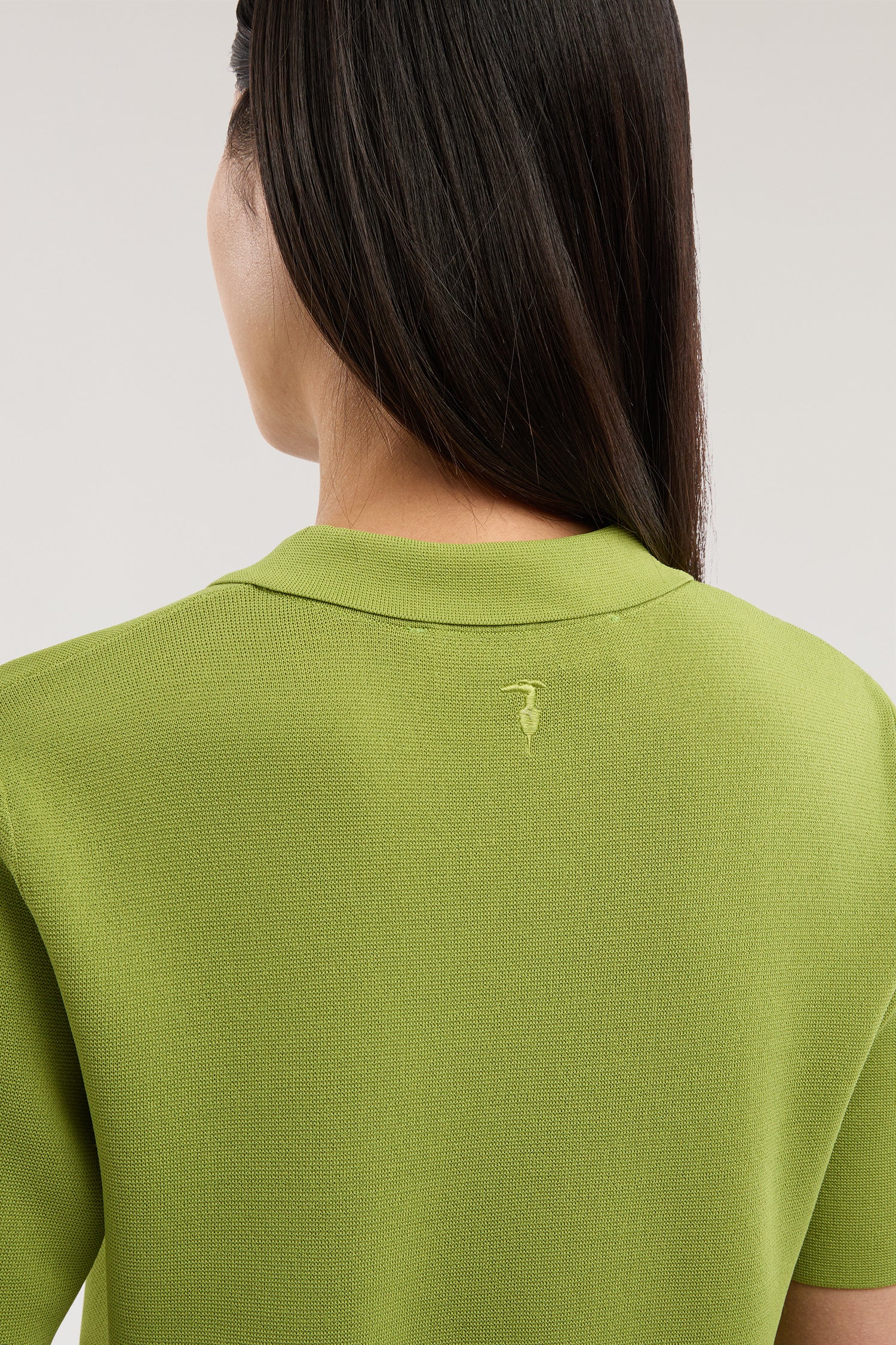 Polo crop in maglia di viscosa punto milano 3|89c13c0b6901dacebad537f4a2bbc3fd5bf06fa1dd84c5f20c03d0510940ce1a