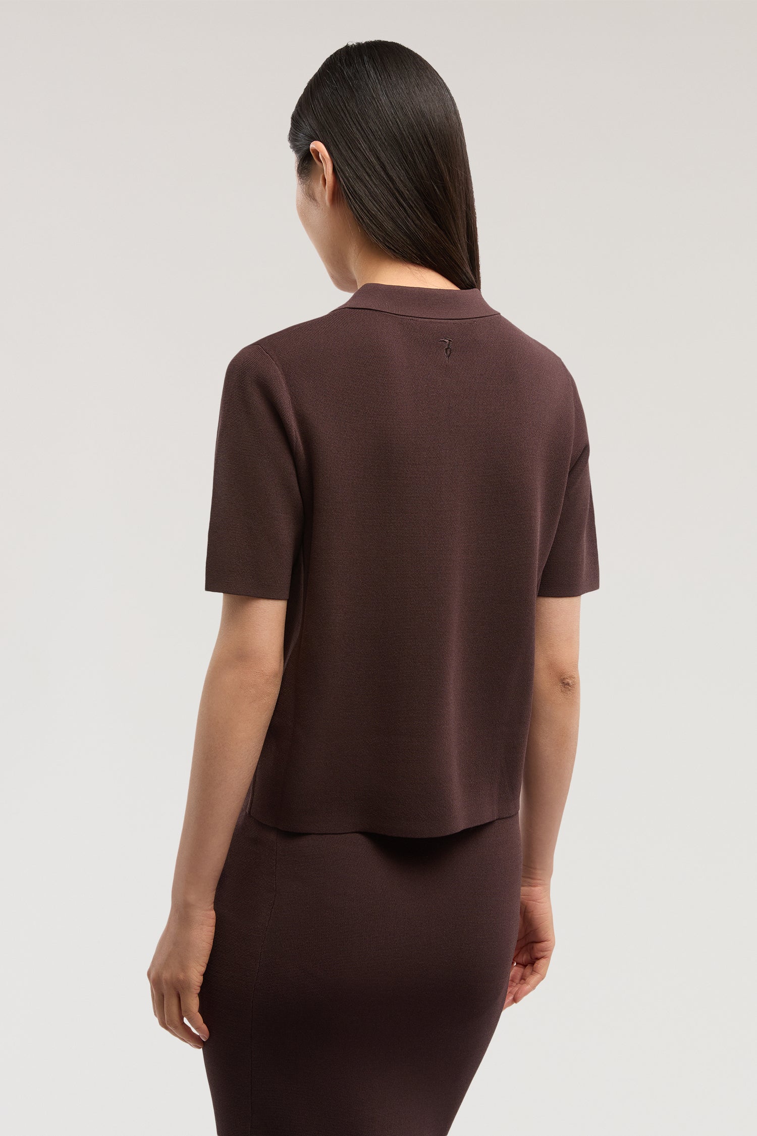 Polo crop in maglia di viscosa punto milano 3|9e32ea73dcadd1eb86c04ef558e62c68e133f4fbae5f1cf3fccb08d274fd2354