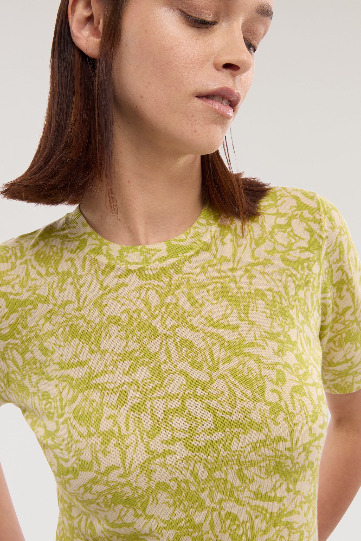 Maglia a maniche corte con stampa in lyocell 1|87f5b40c00fbe177f9262f28042099e270af82f4d3f717278427339787e94df8