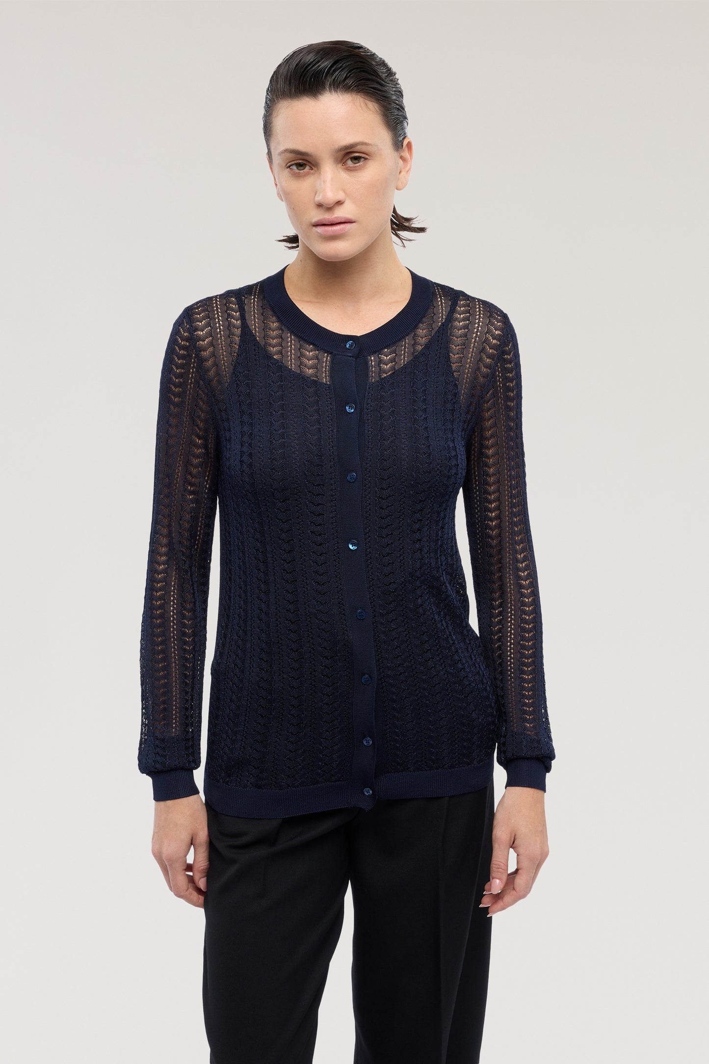 Cardigan in viscosa punto pizzo 2|7154f4f3b56304615d119d4f4c31ff3cf435decab846f47773fd1a167993239c