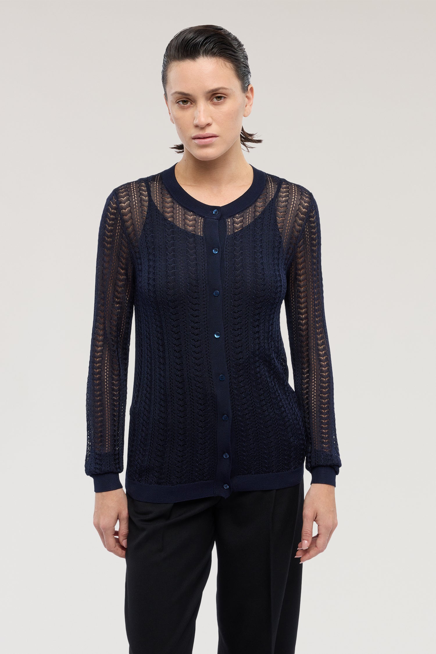 Cardigan in viscosa punto pizzo 2|7154f4f3b56304615d119d4f4c31ff3cf435decab846f47773fd1a167993239c