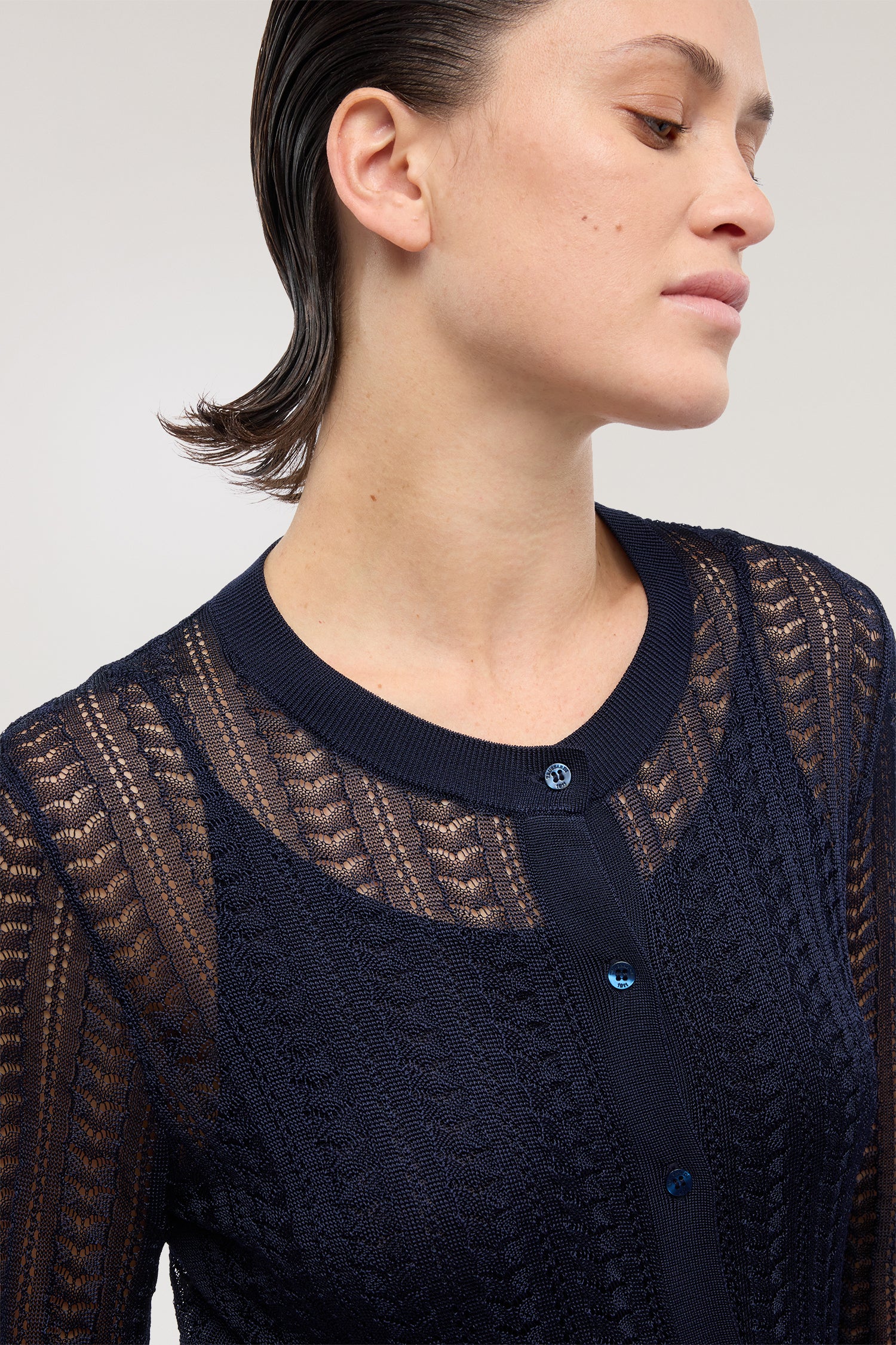 Cardigan in viscosa punto pizzo 1|0fb9e148c292d099d0d157100862f1683653af48e2e98dc5b78b3a67fdf5ae24