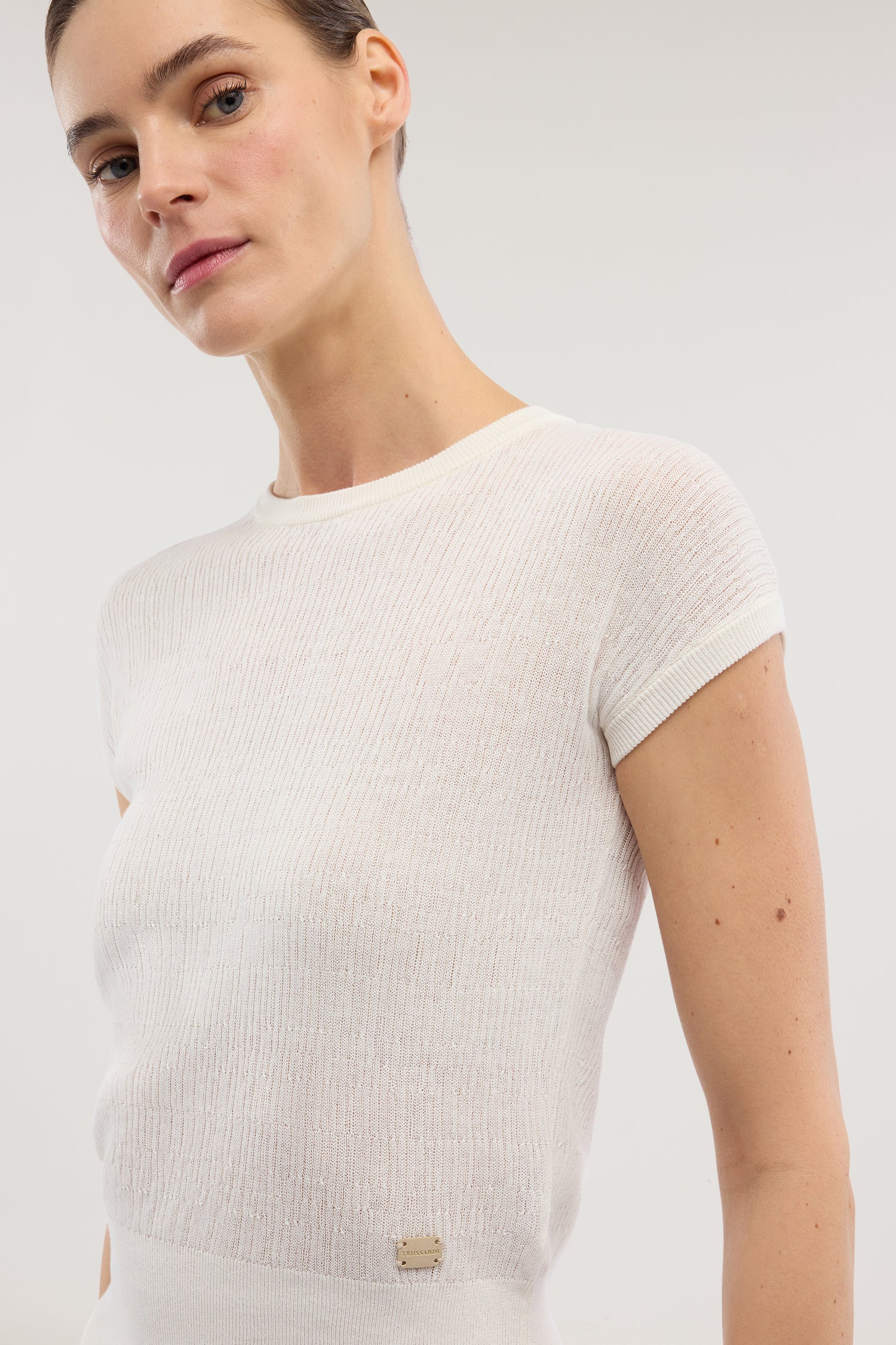 Maglia a maniche corte in cotone crepe con punto 3D 3|a2d34dcb2f98ce735b37bfcf809c0eead0741eed62d2fe1bd6e025679bab557f